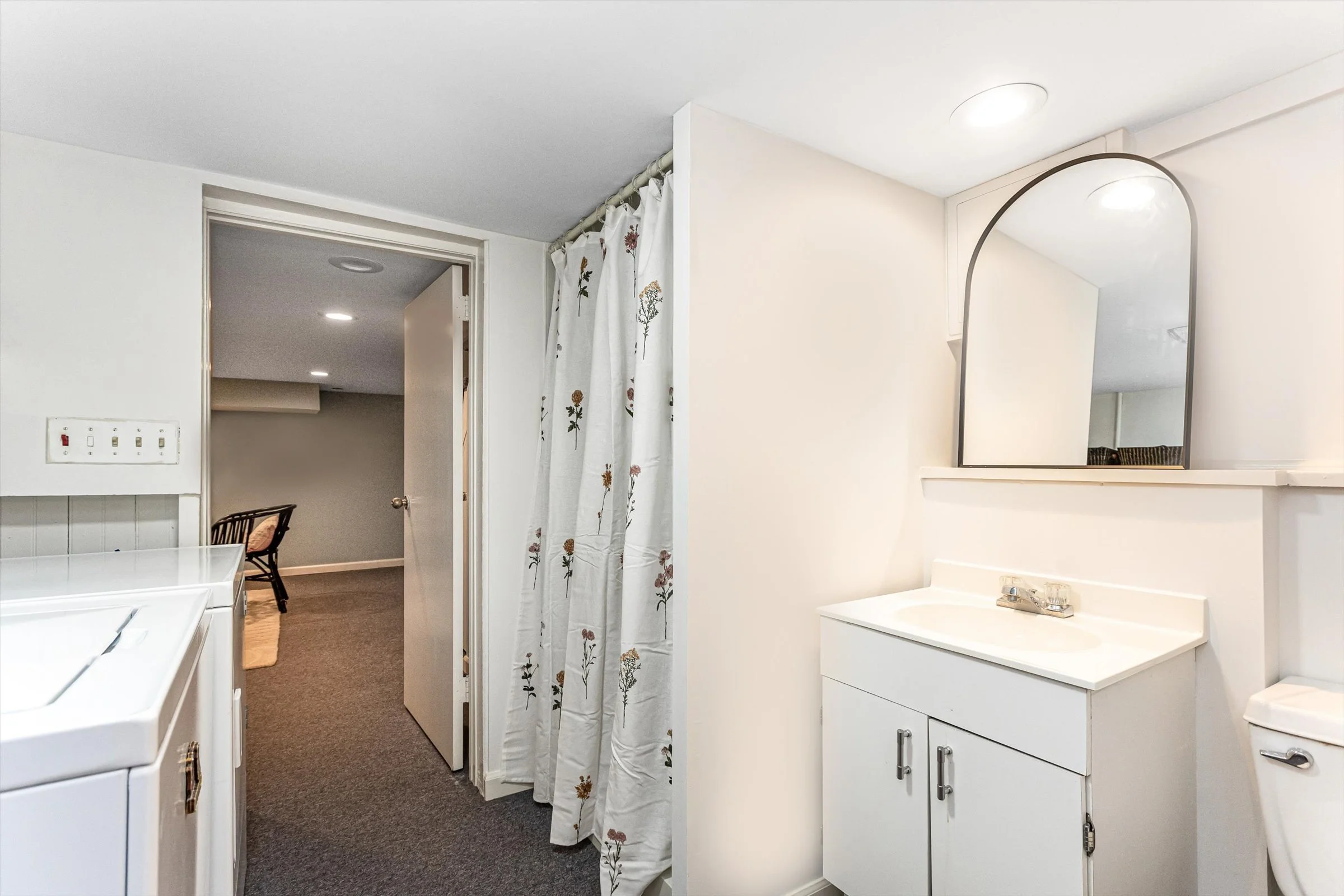 57-Bathroom and Laundry.jpg