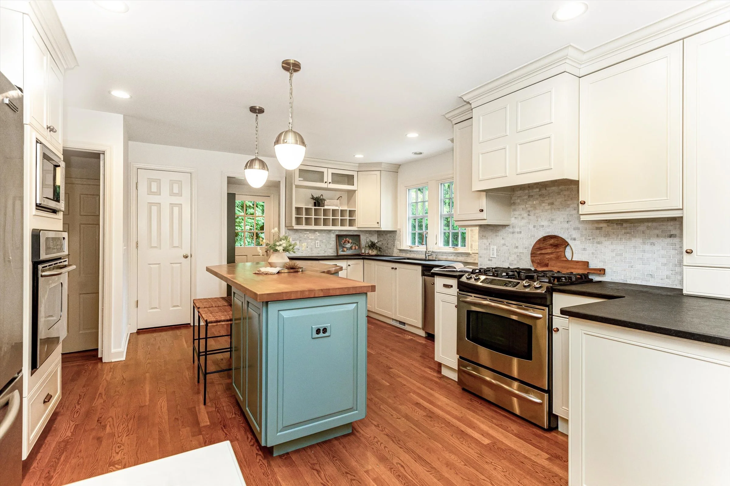 22-Kitchen.jpg