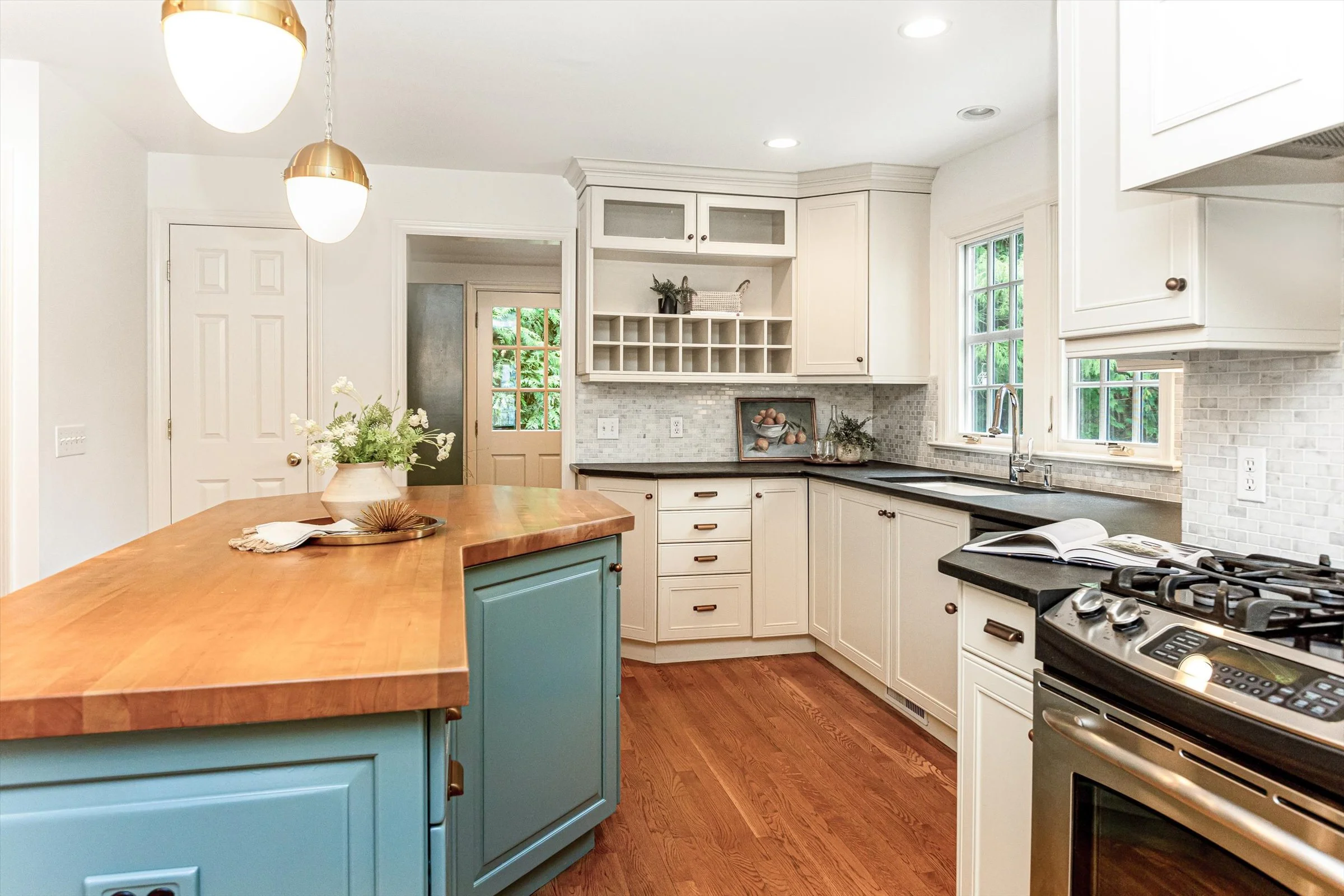 23-Kitchen.jpg
