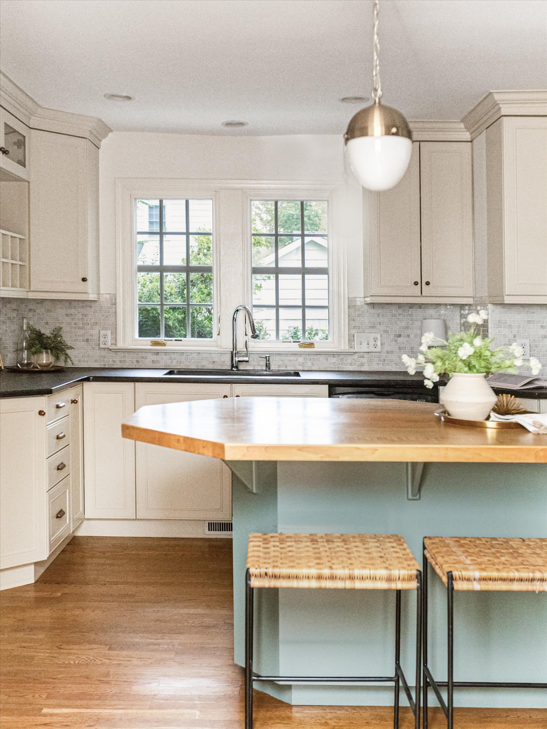 24-Kitchen.jpg