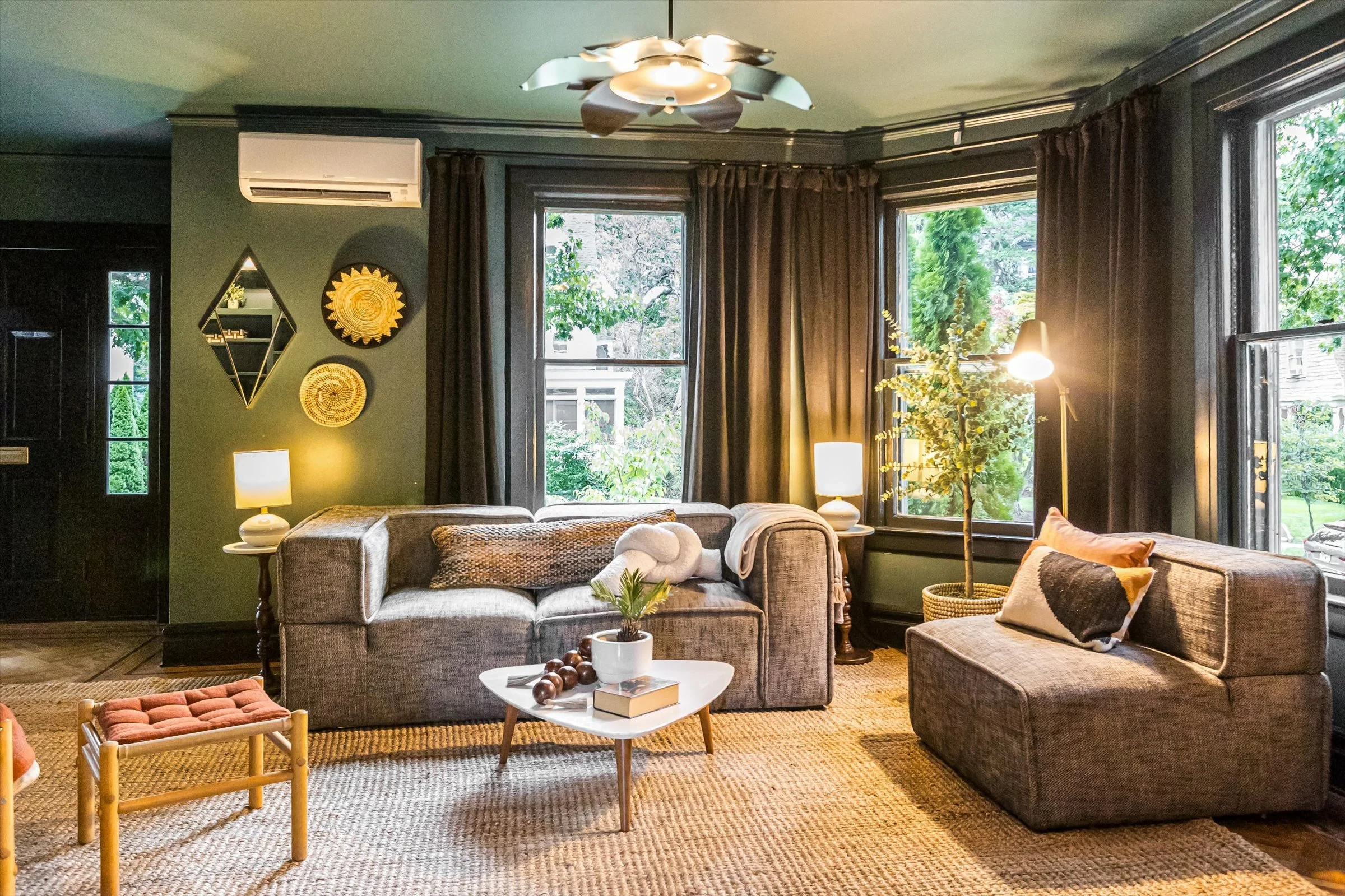 11-Living Room.jpg