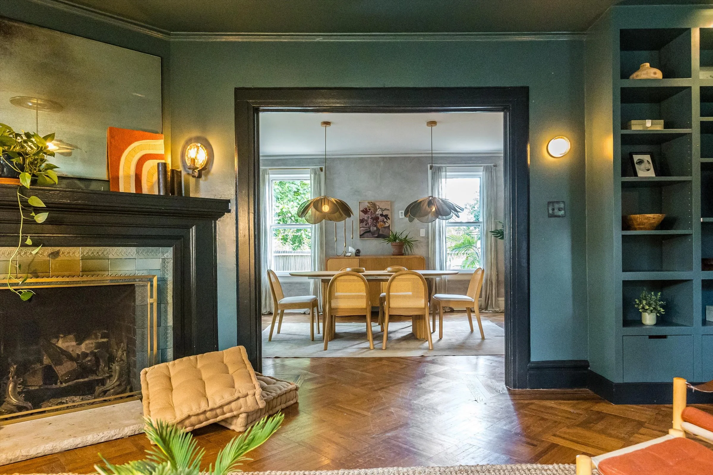 18-Living Room.jpg