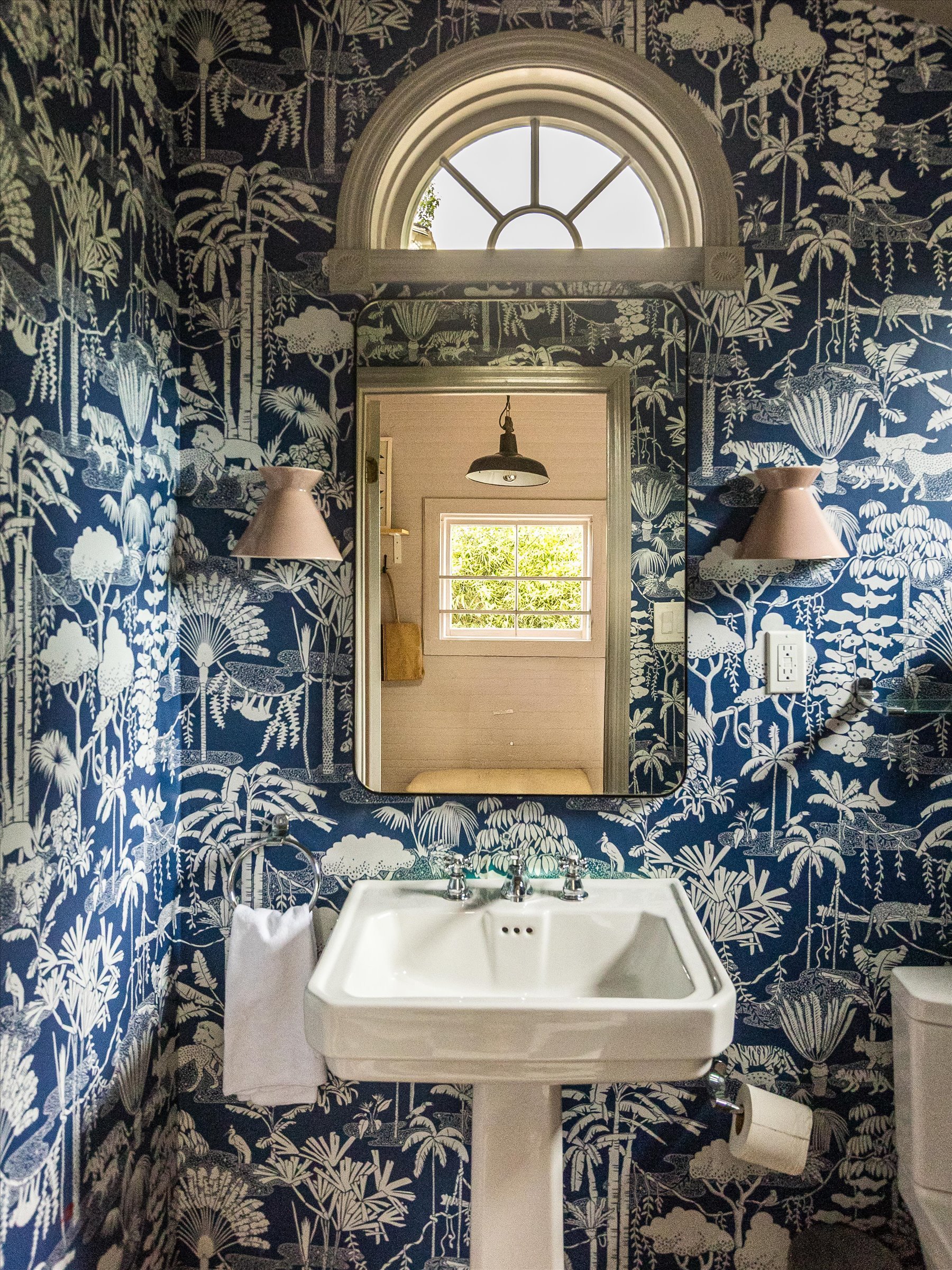 41-Powder Room.jpg