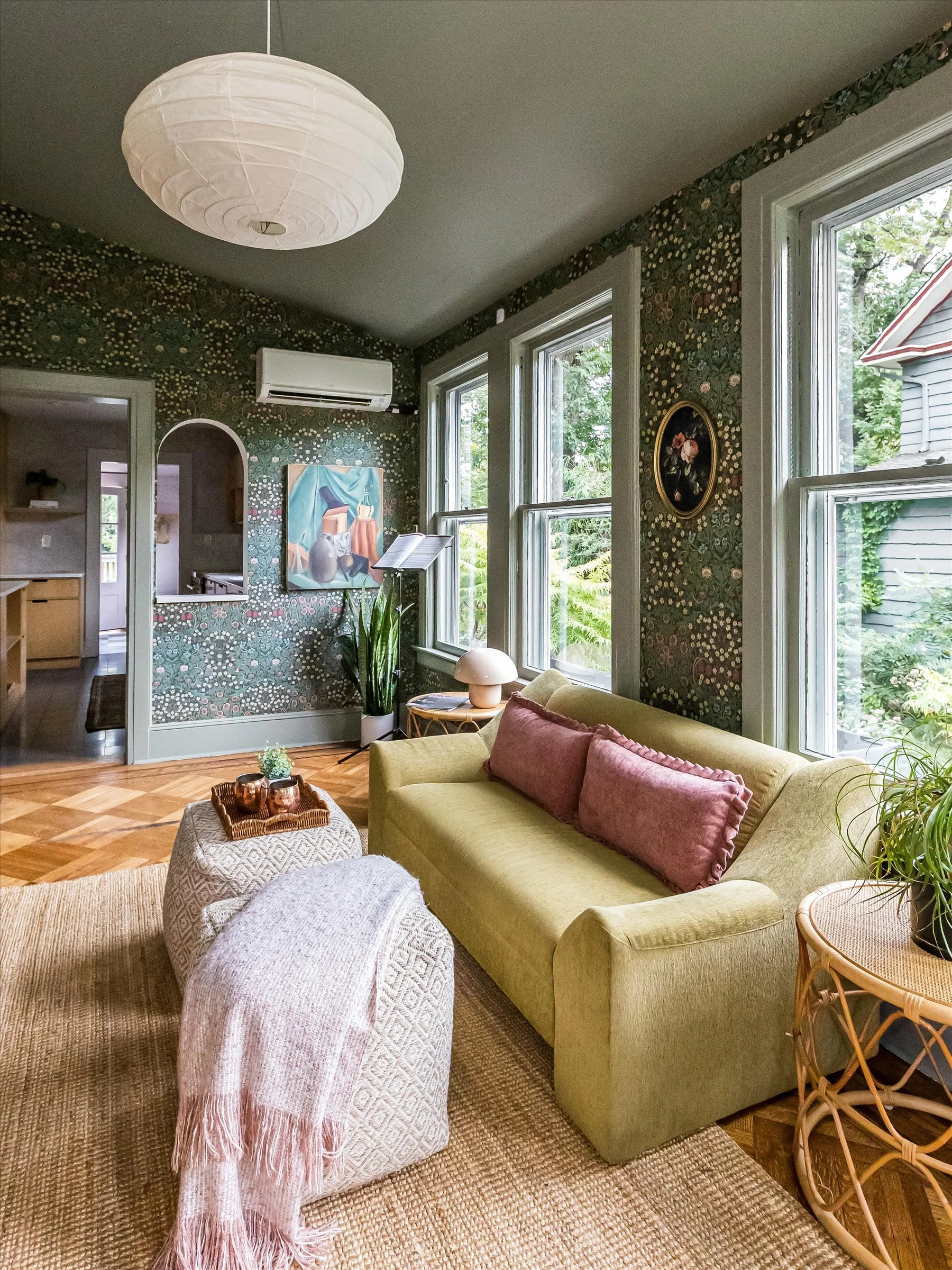 50-Sun Room.jpg