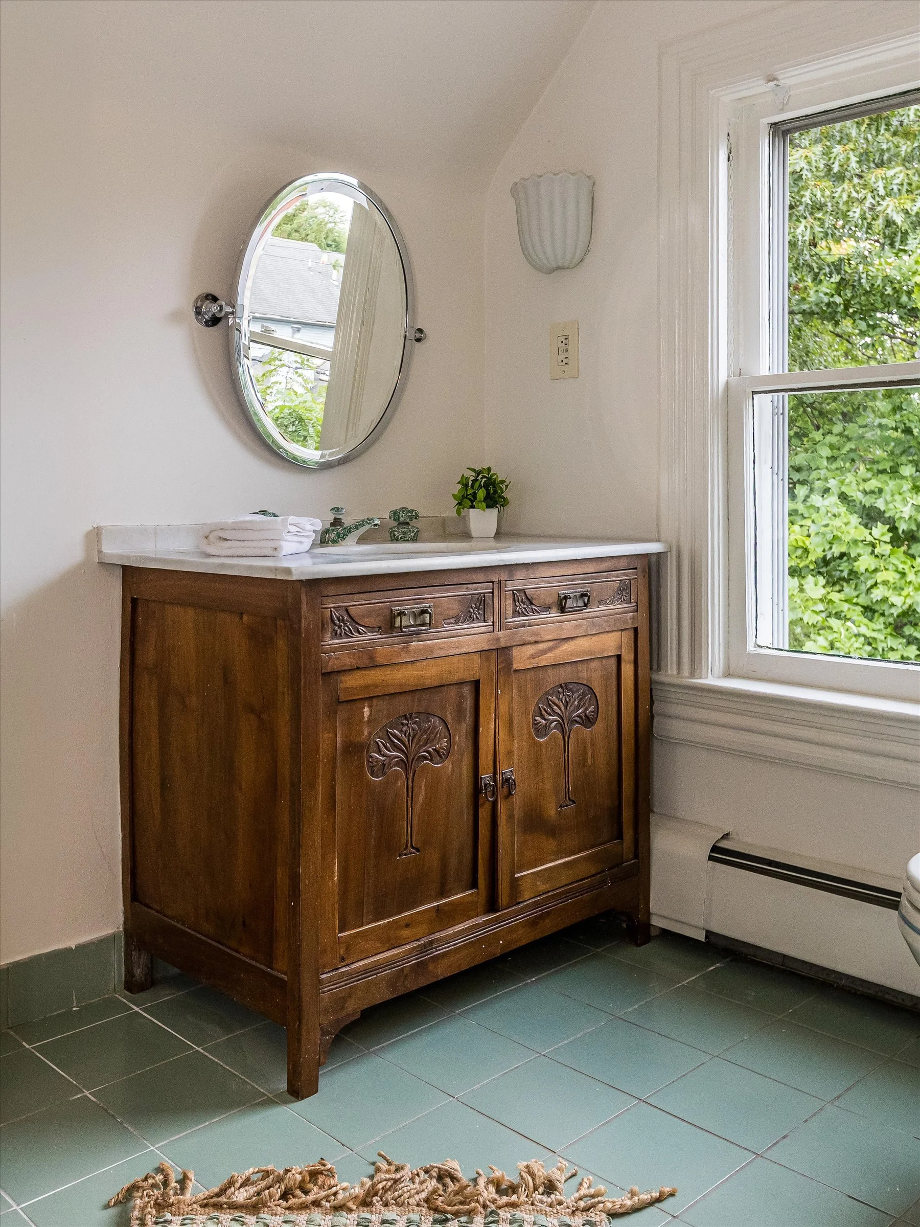72-Bathroom.jpg
