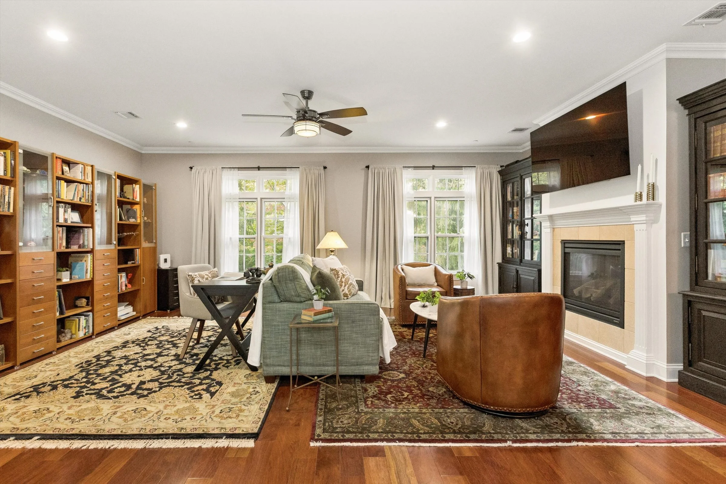 09-Living Room.jpg