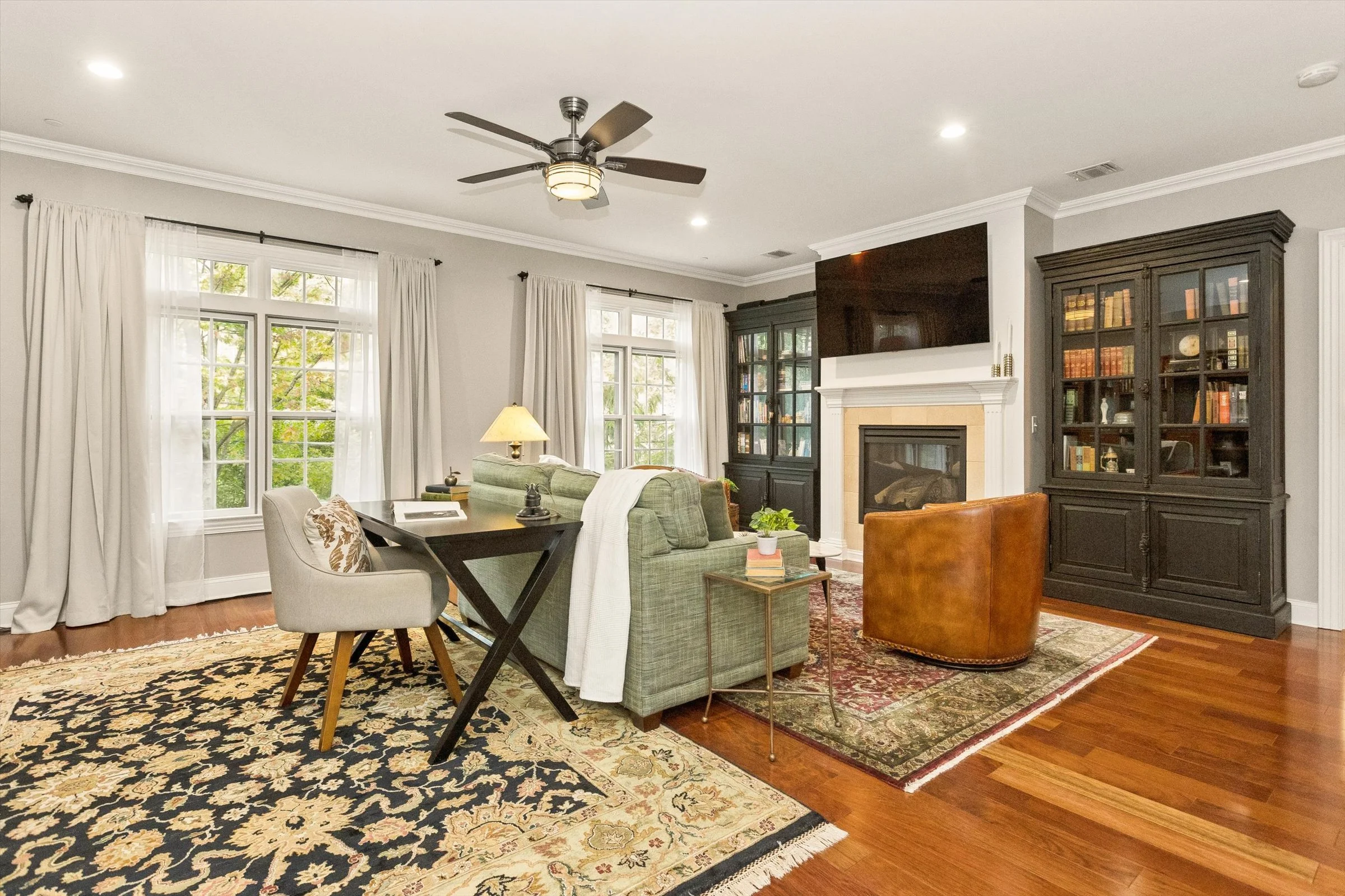 11-Living Room.jpg