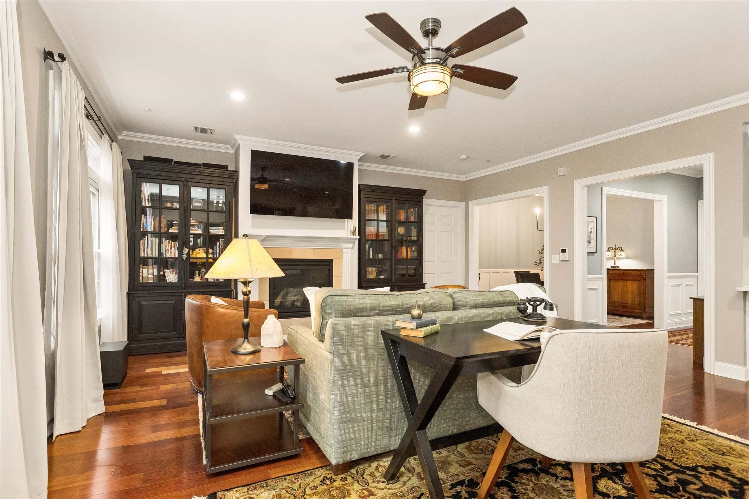 14-Living Room.jpg
