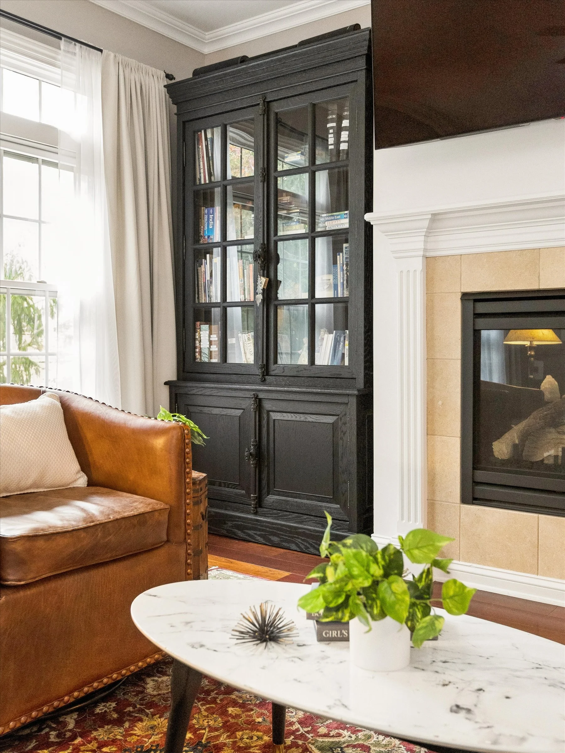 13-Living Room.jpg