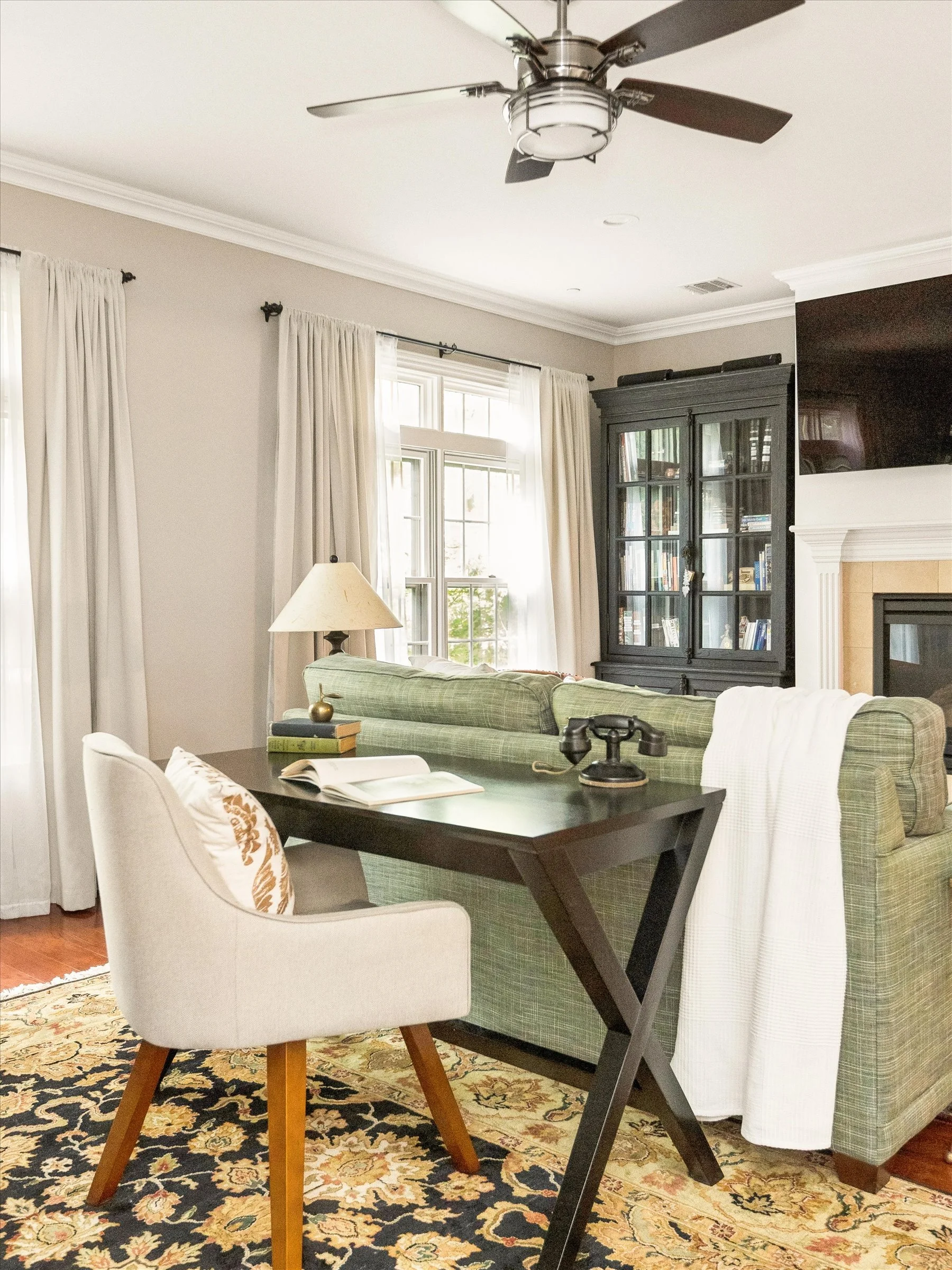 19-Living Room.jpg