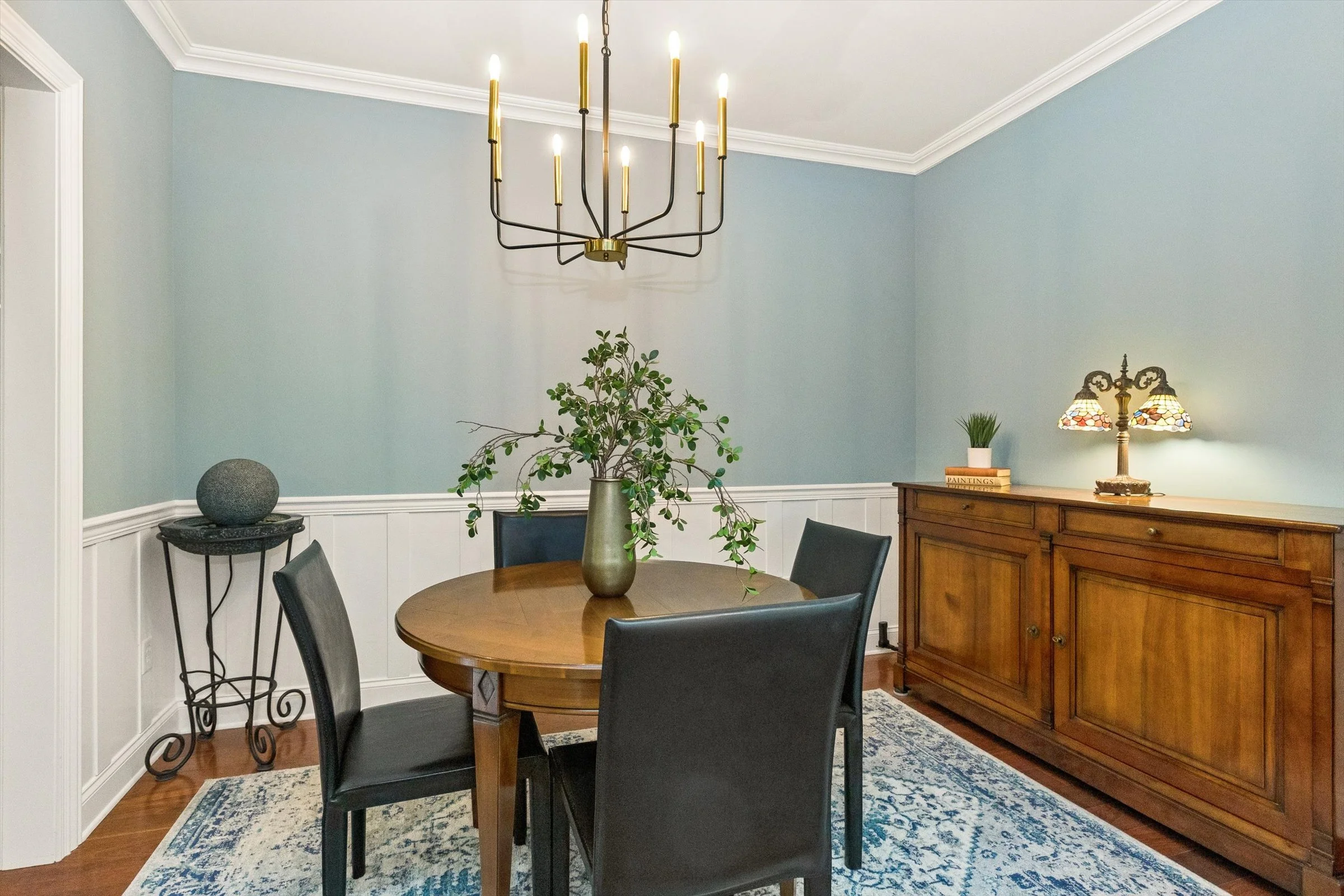 23-Dining Room.jpg