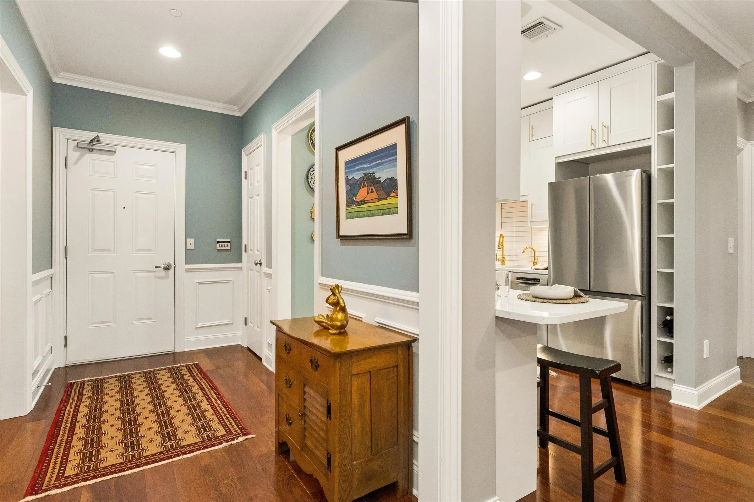 27-Foyer to Kitchen.jpg