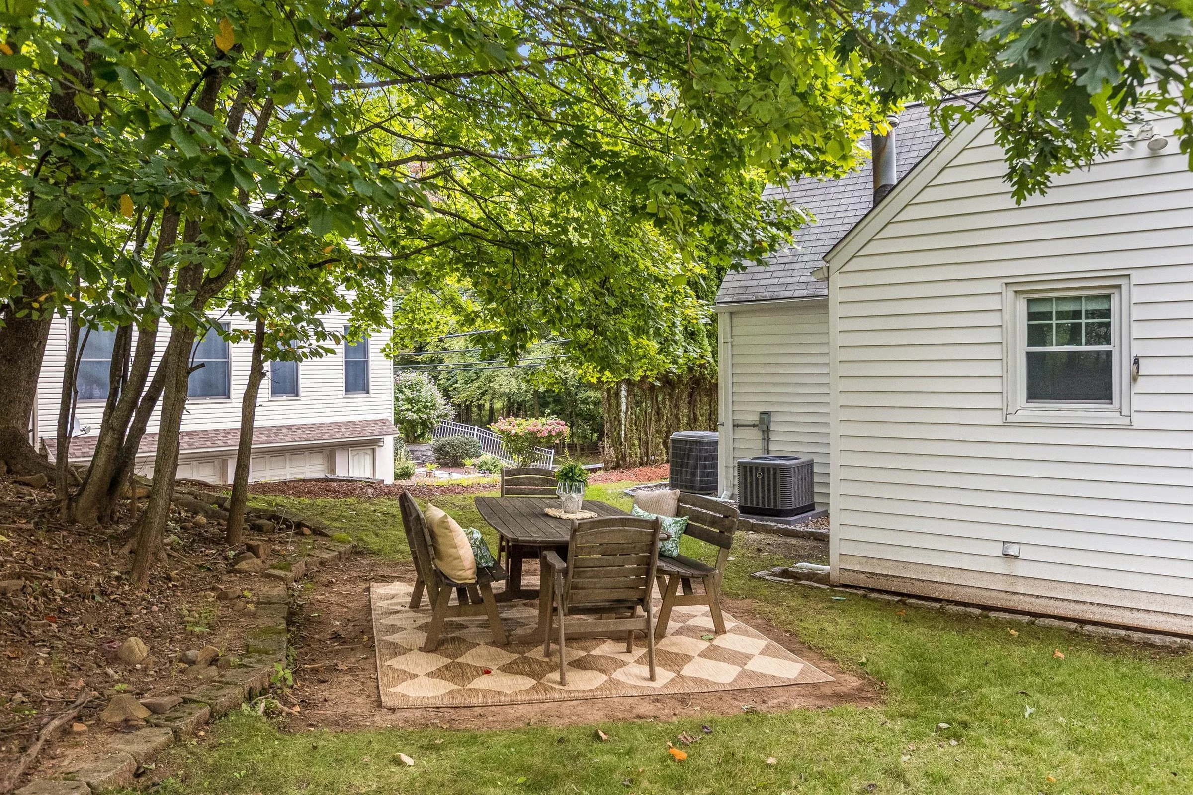 52-Backyard.jpg