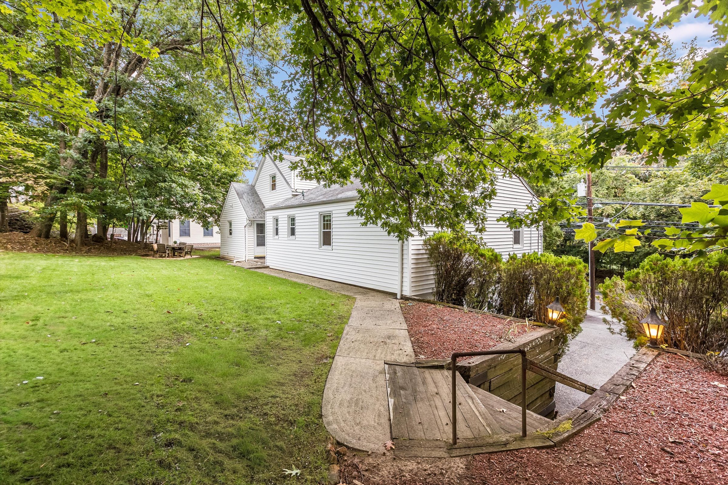 54-Backyard.jpg
