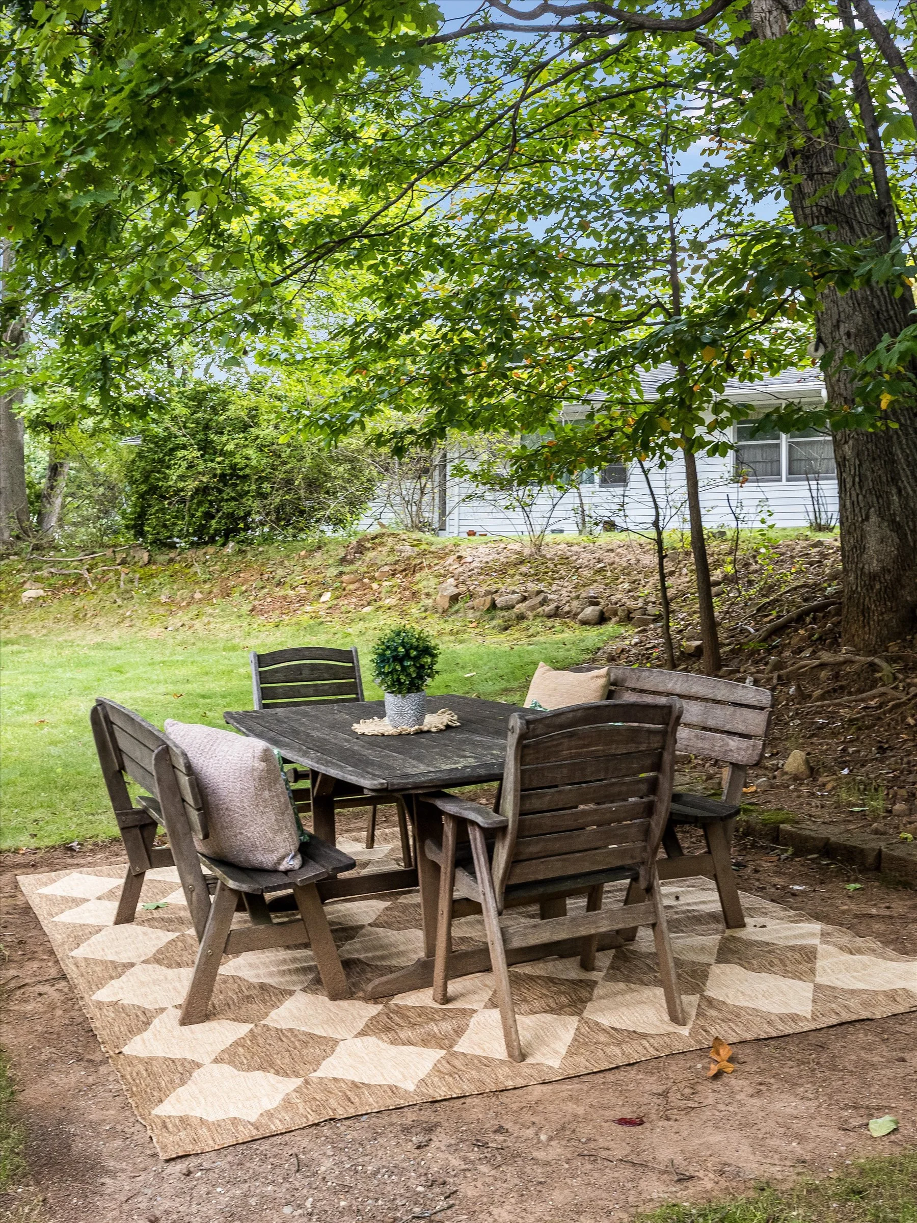 51-Backyard.jpg