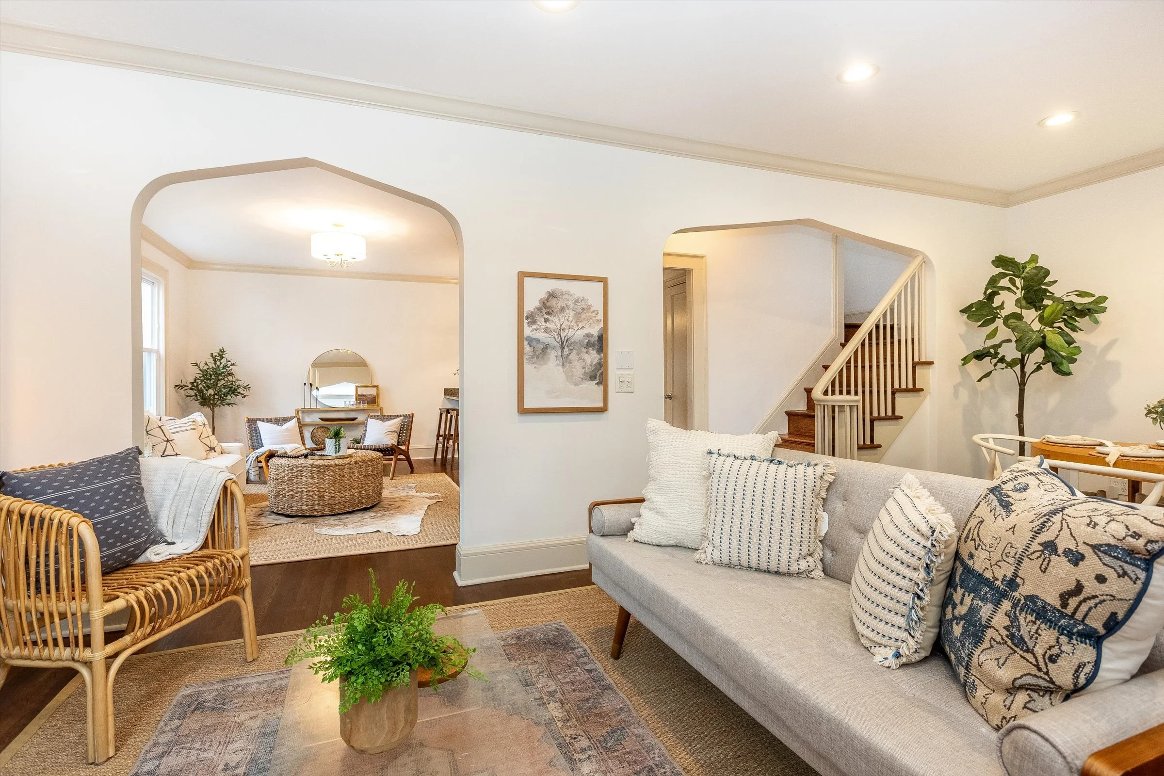 25-Living Room.jpg