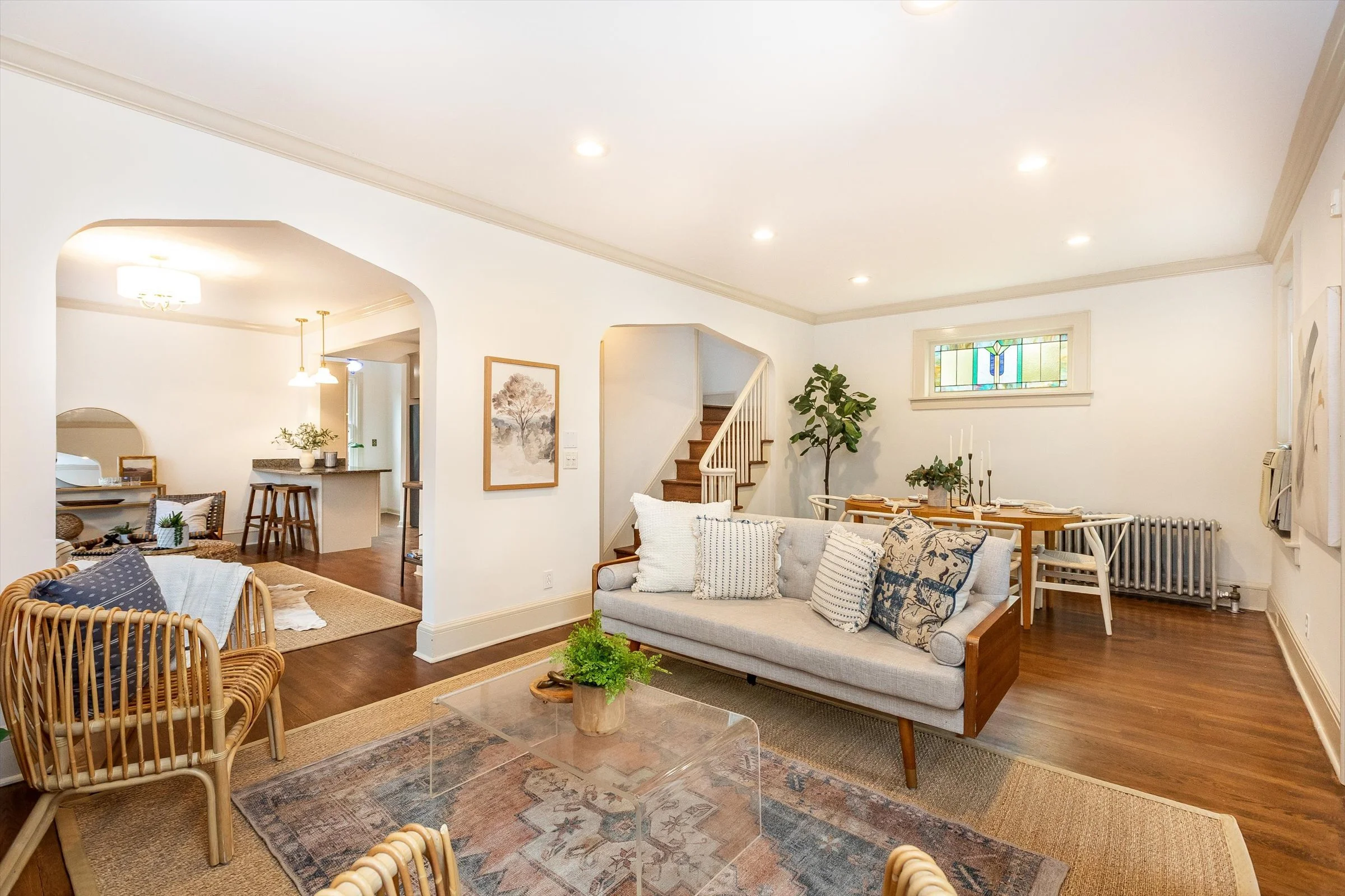 24-Living Room.jpg