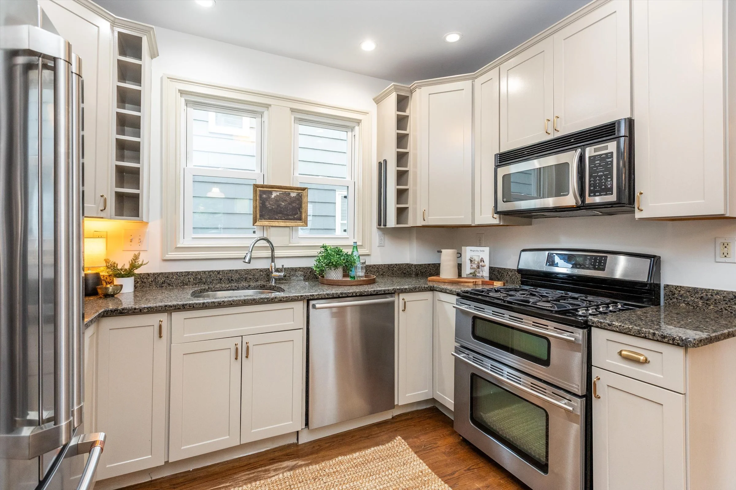 41-Kitchen.jpg