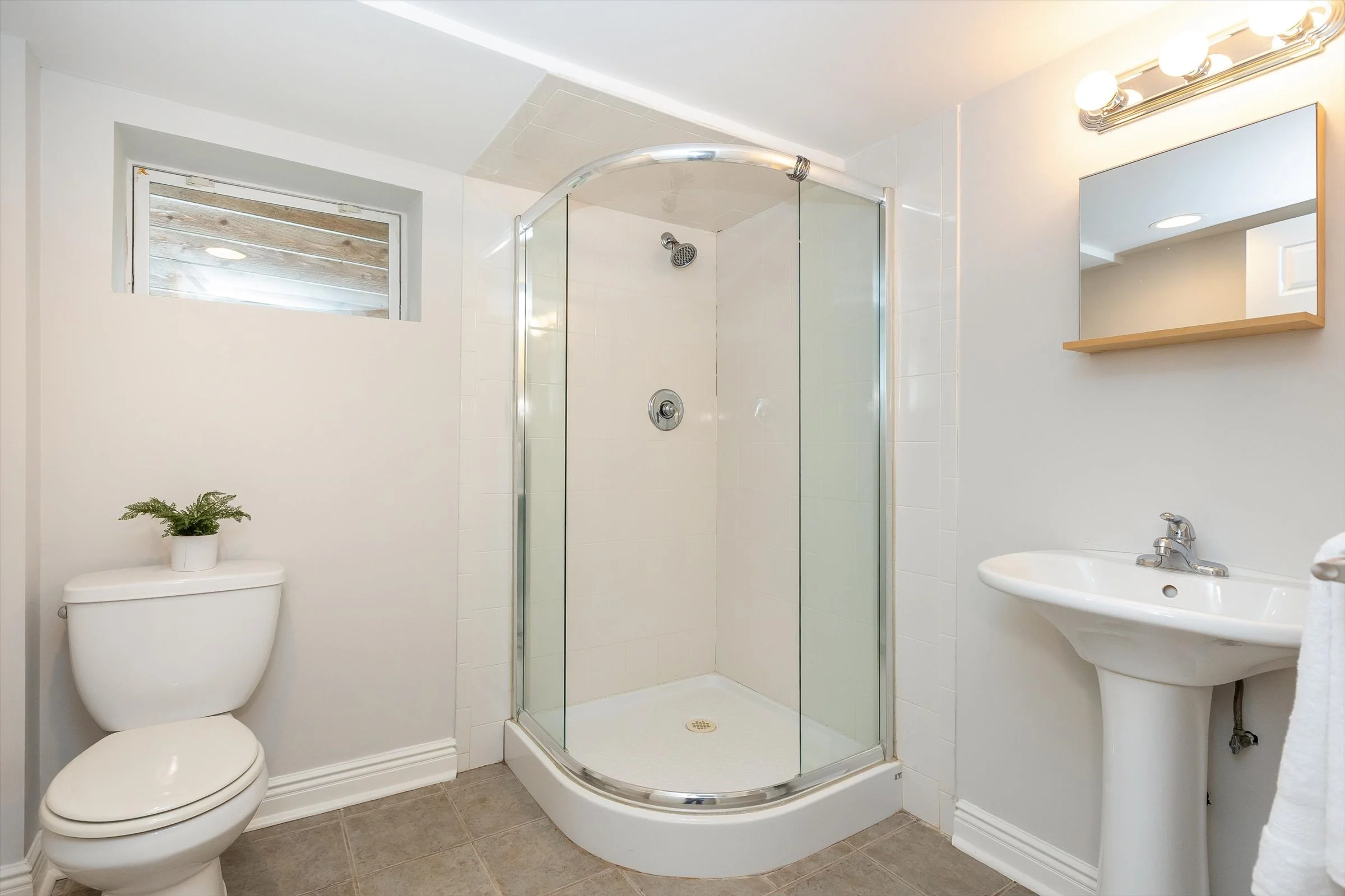 68-Bathroom.jpg