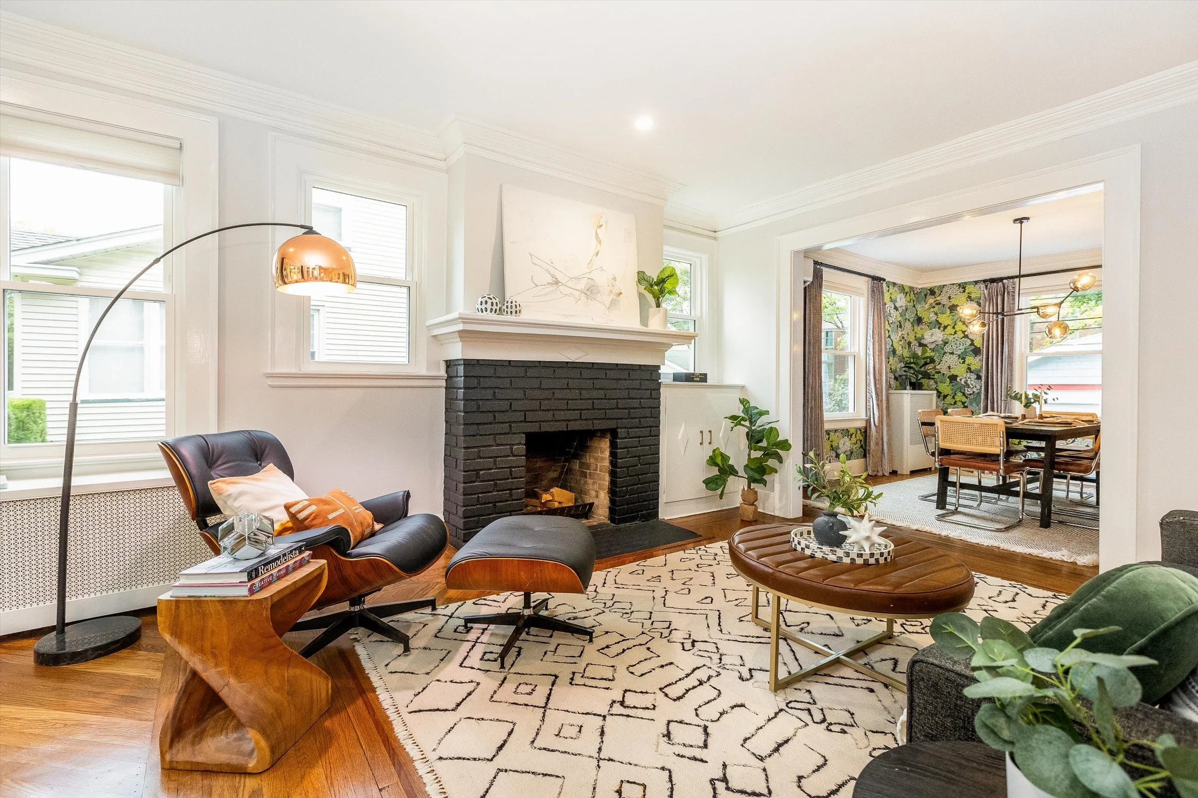 13-Living Room.jpg