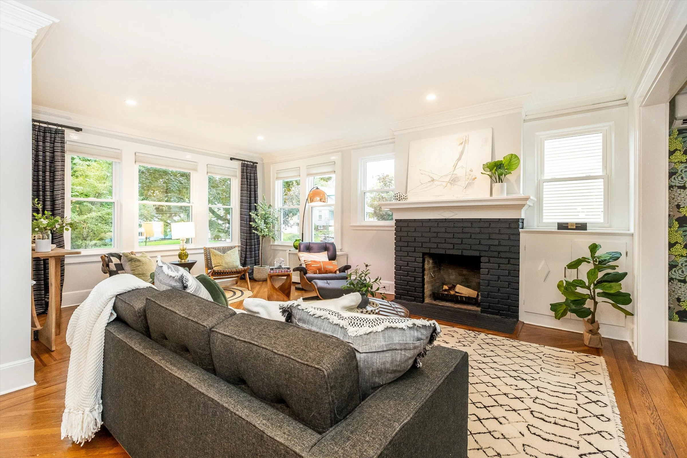 11-Living Room.jpg