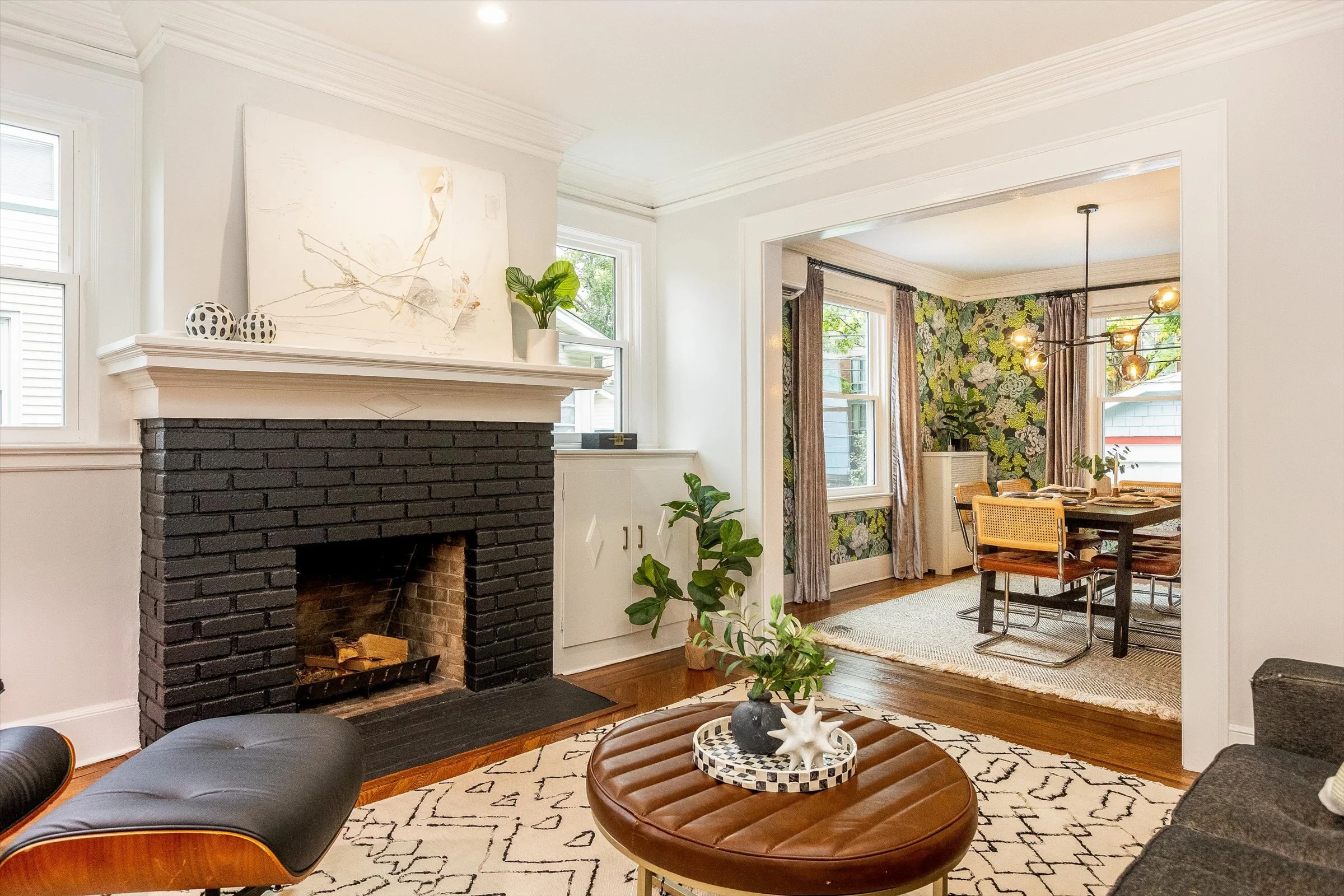 18-Living Room.jpg