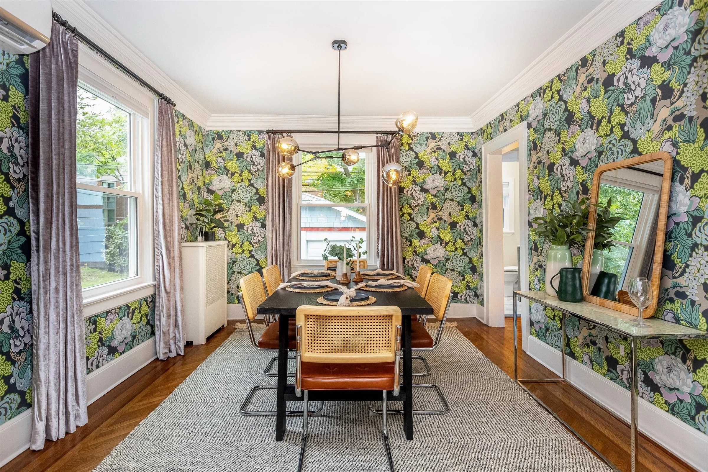 24-Dining Room.jpg