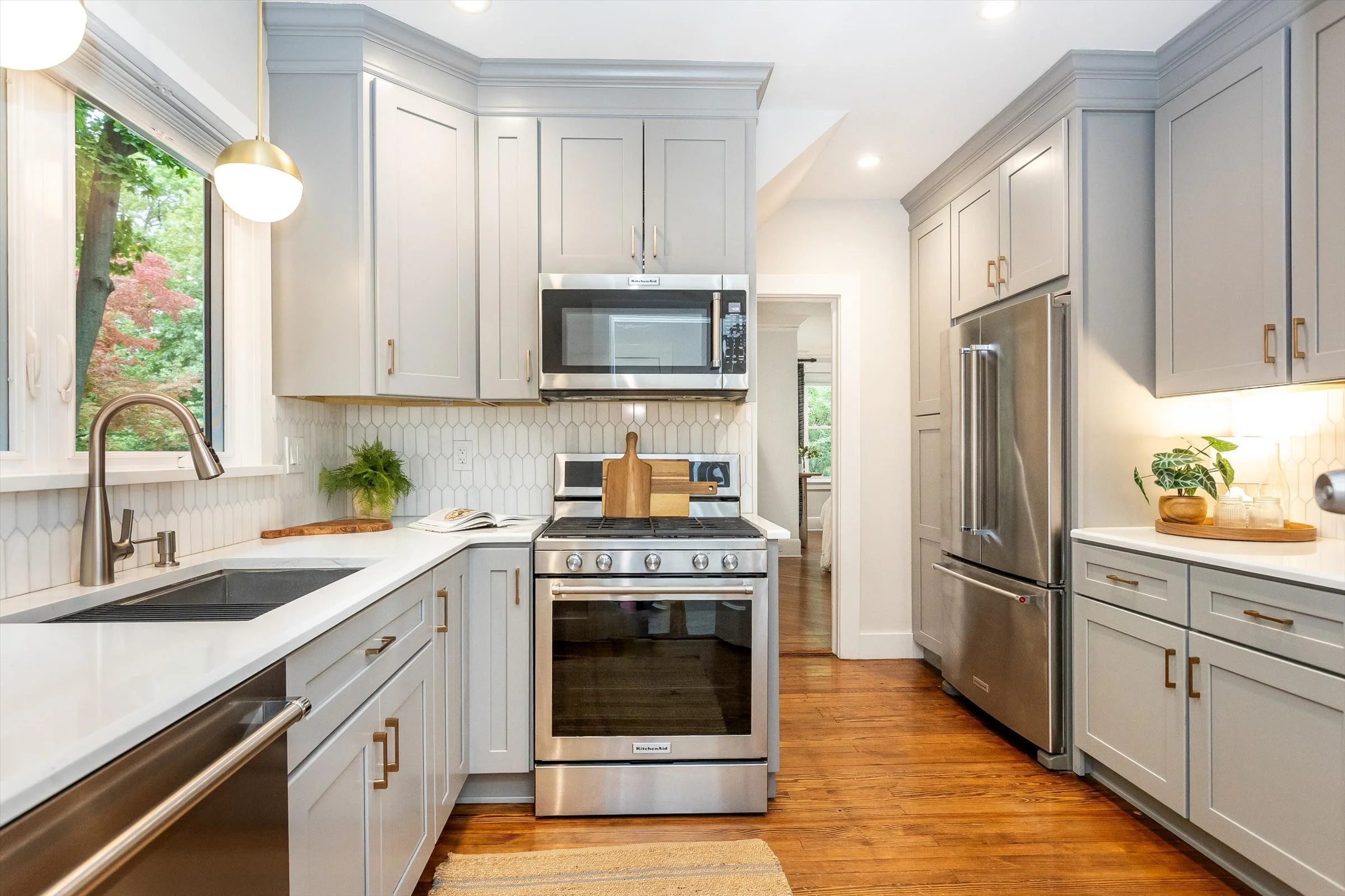 30-Kitchen.jpg