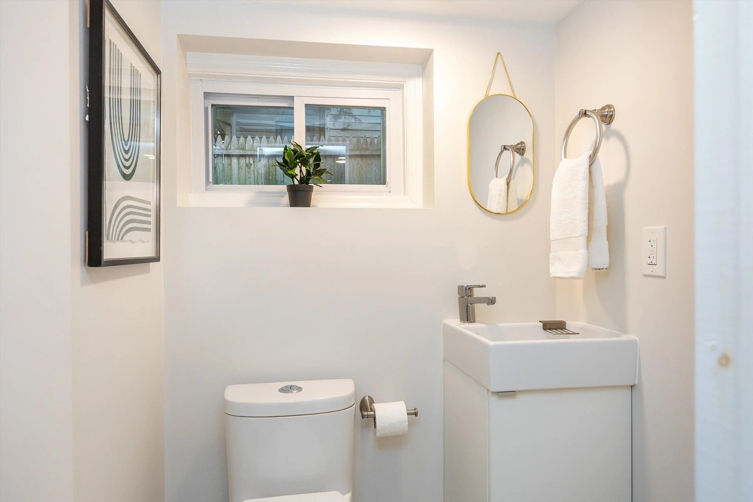 60-Powder Room.jpg
