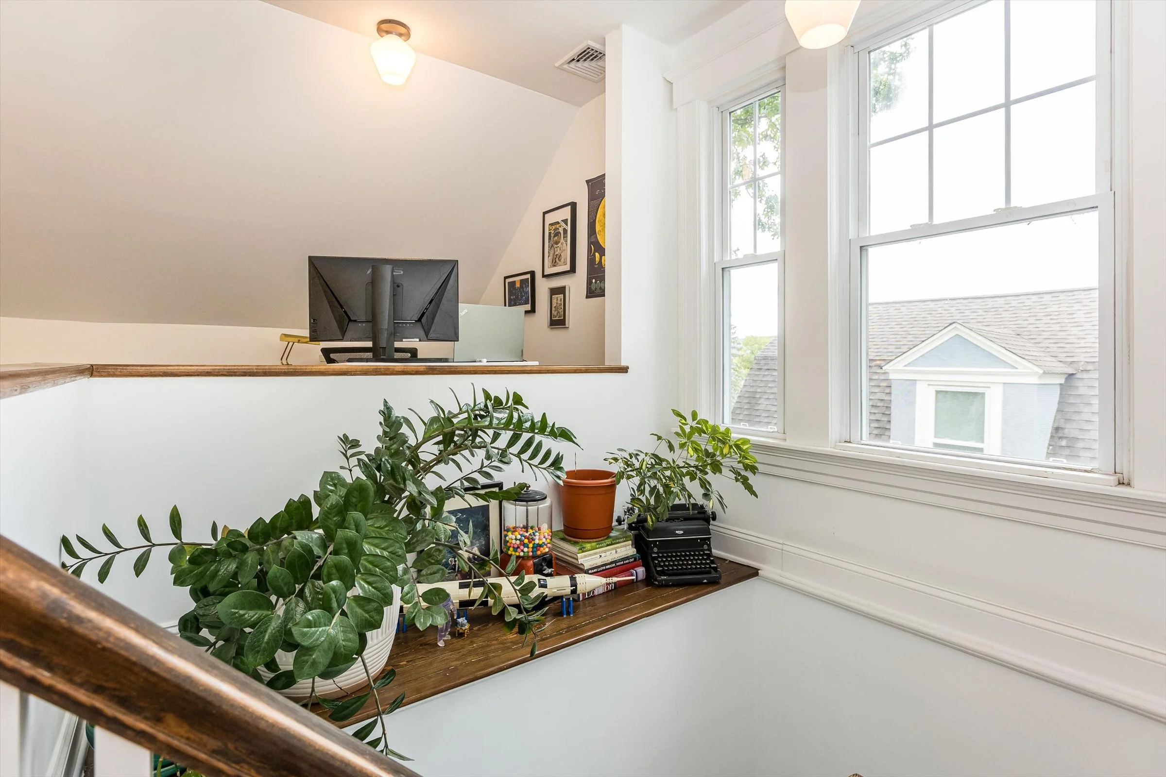 27-Primary Bedroom Stairway Shelf.jpg