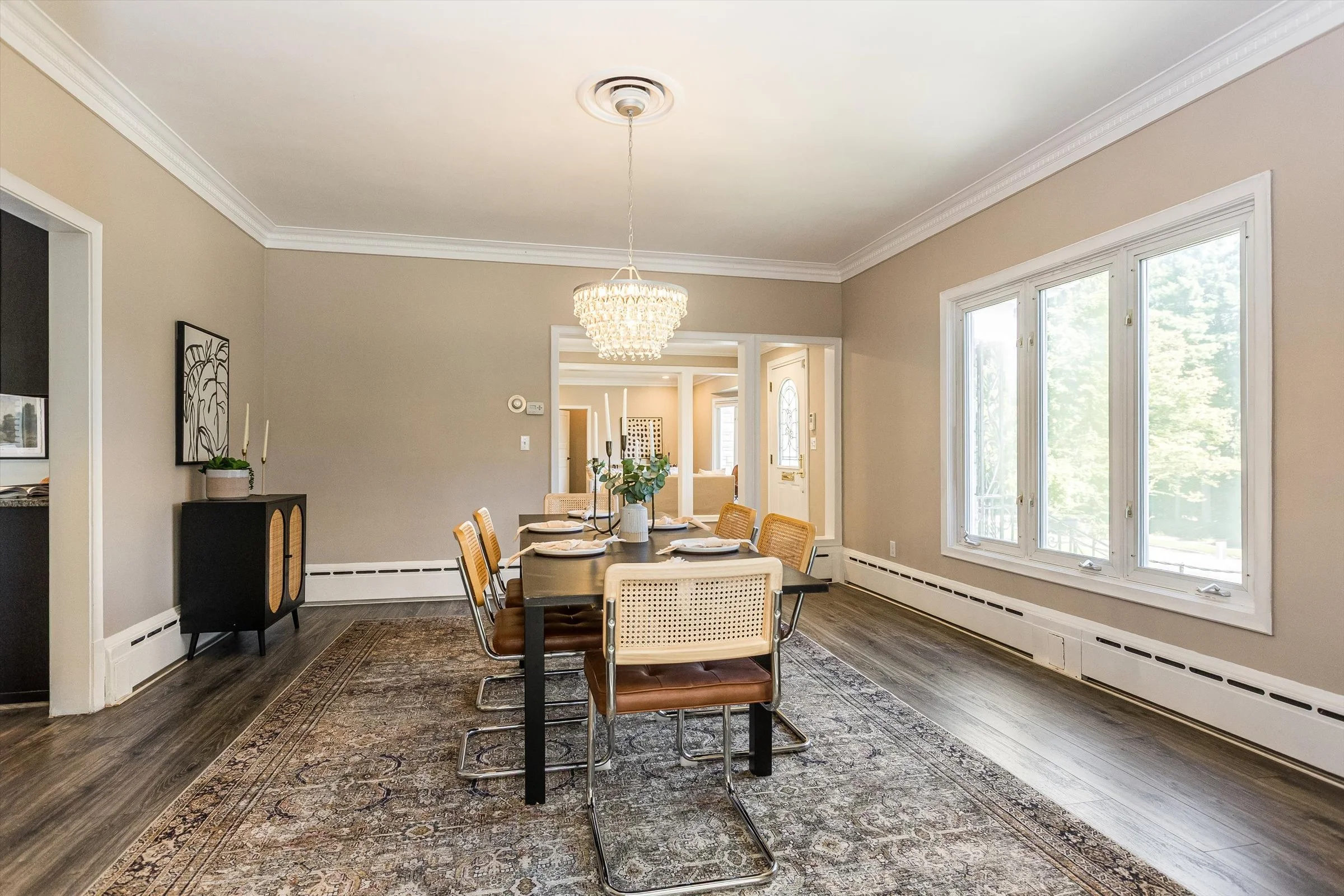 18-Dining Room.jpg