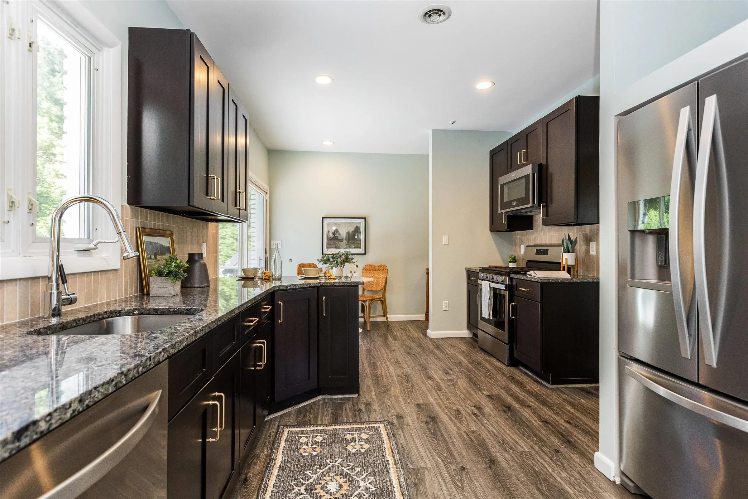 30-Kitchen.jpg