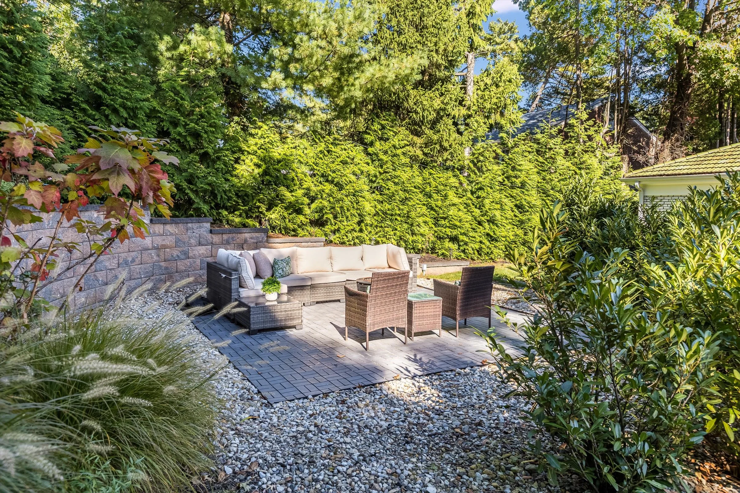 61-Backyard Patio.jpg