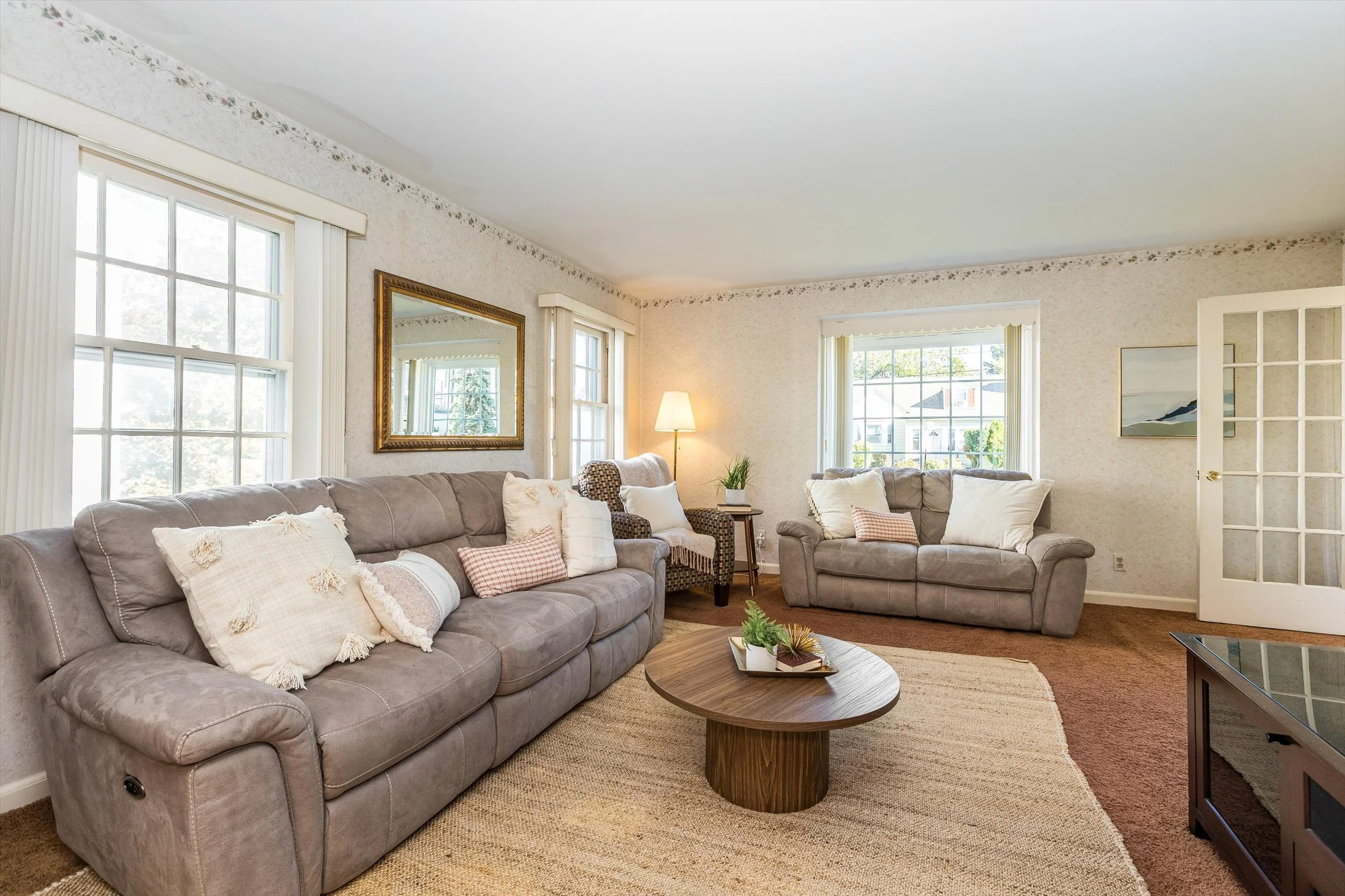 11-Living Room.jpg