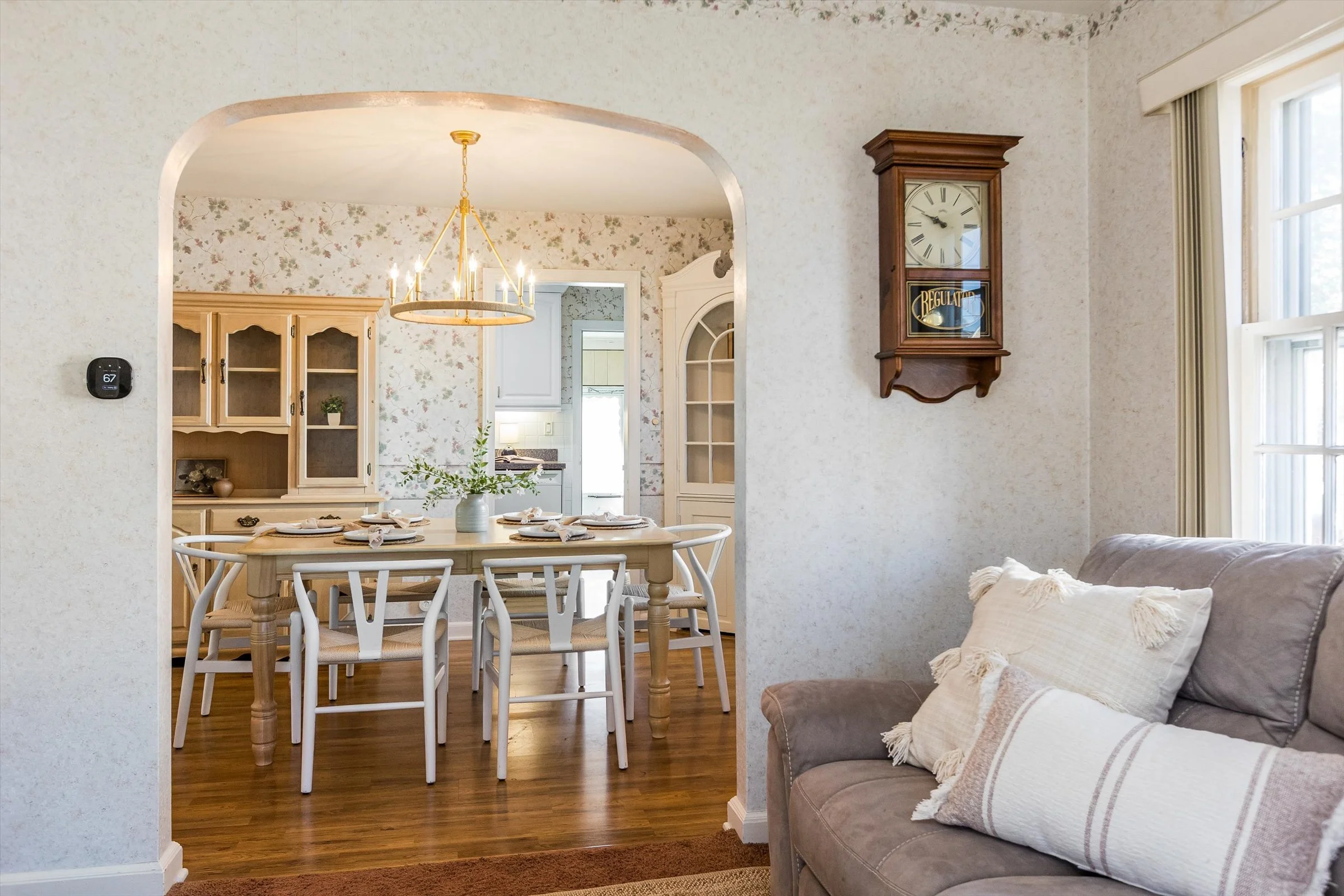 16-Living Room to Dining.jpg