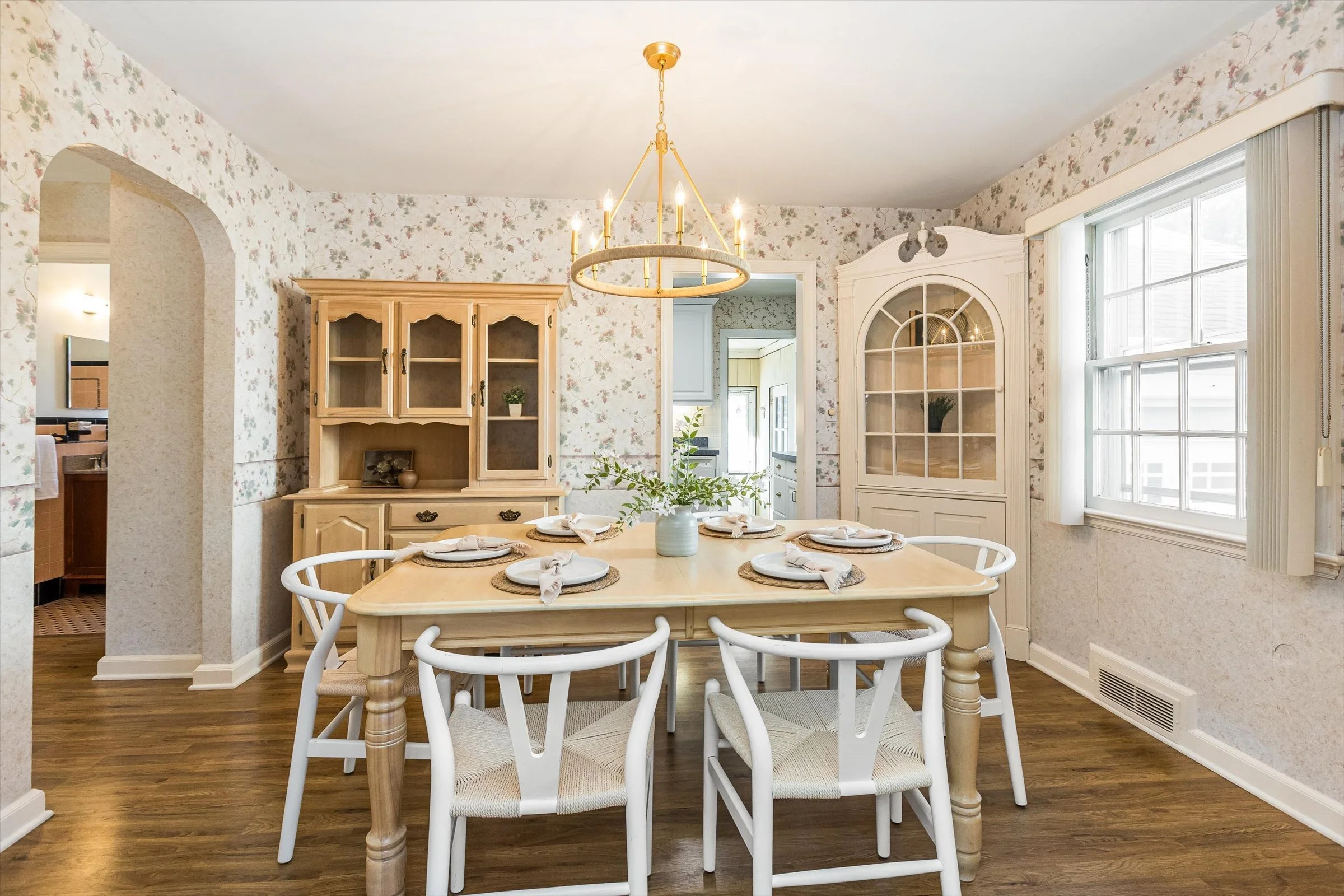 17-Dining Room.jpg