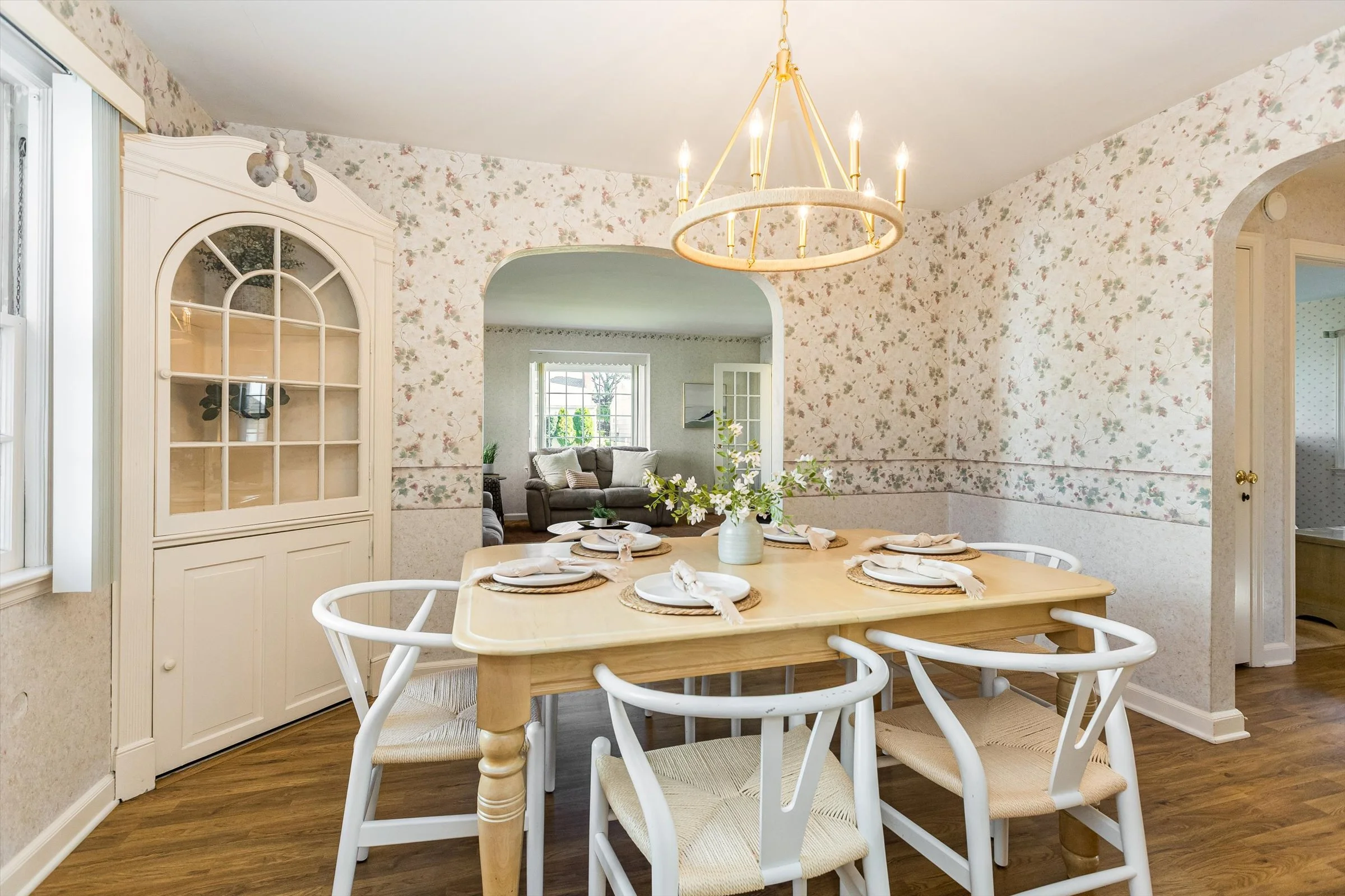 19-Dining Room.jpg