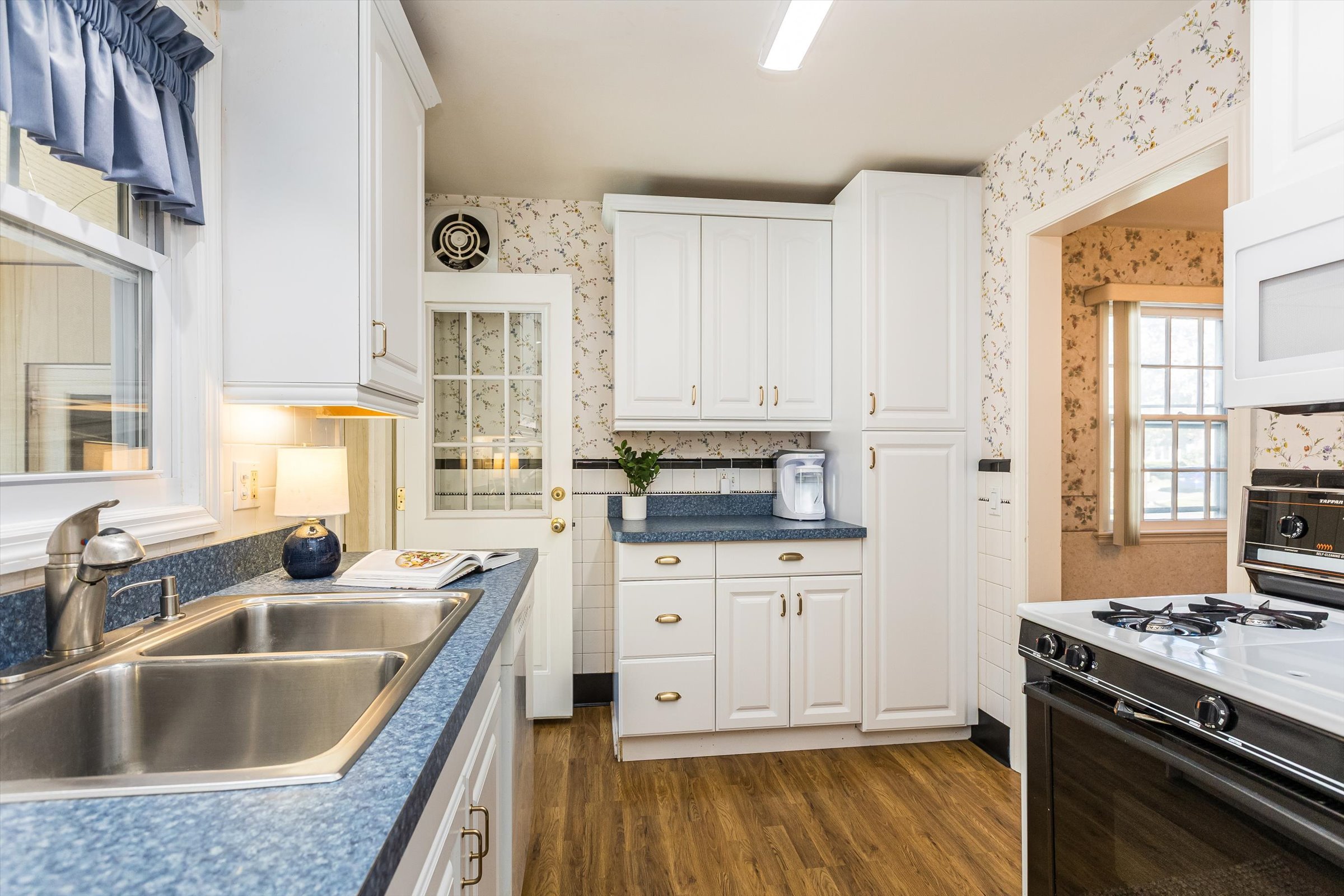 27-Kitchen.jpg