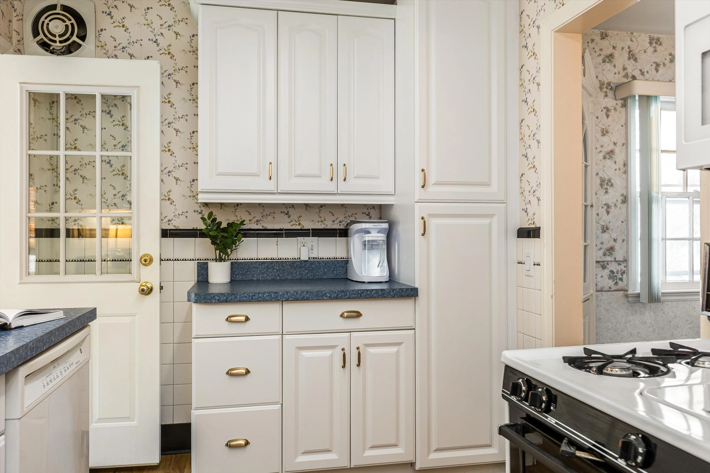 28-Kitchen.jpg