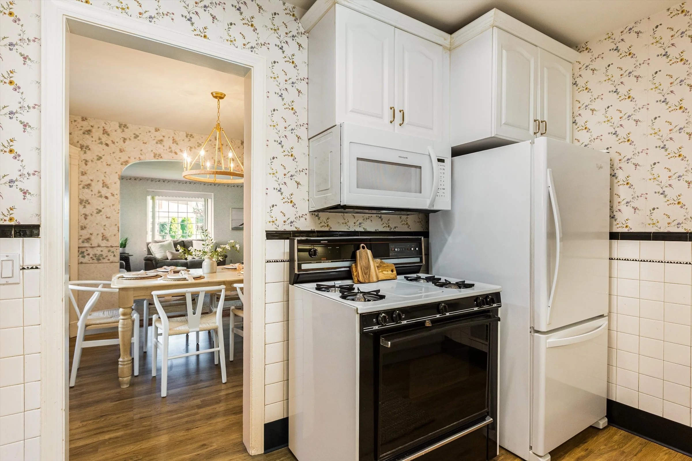 24-Kitchen.jpg