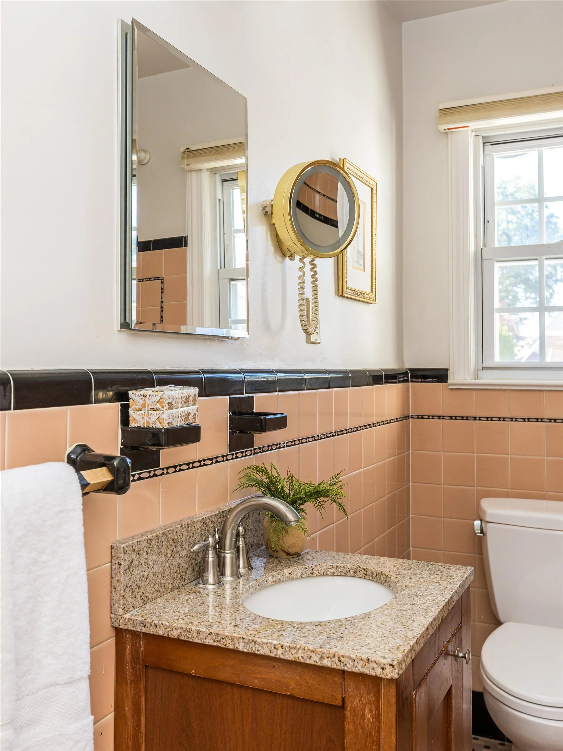 40-Bathroom.jpg