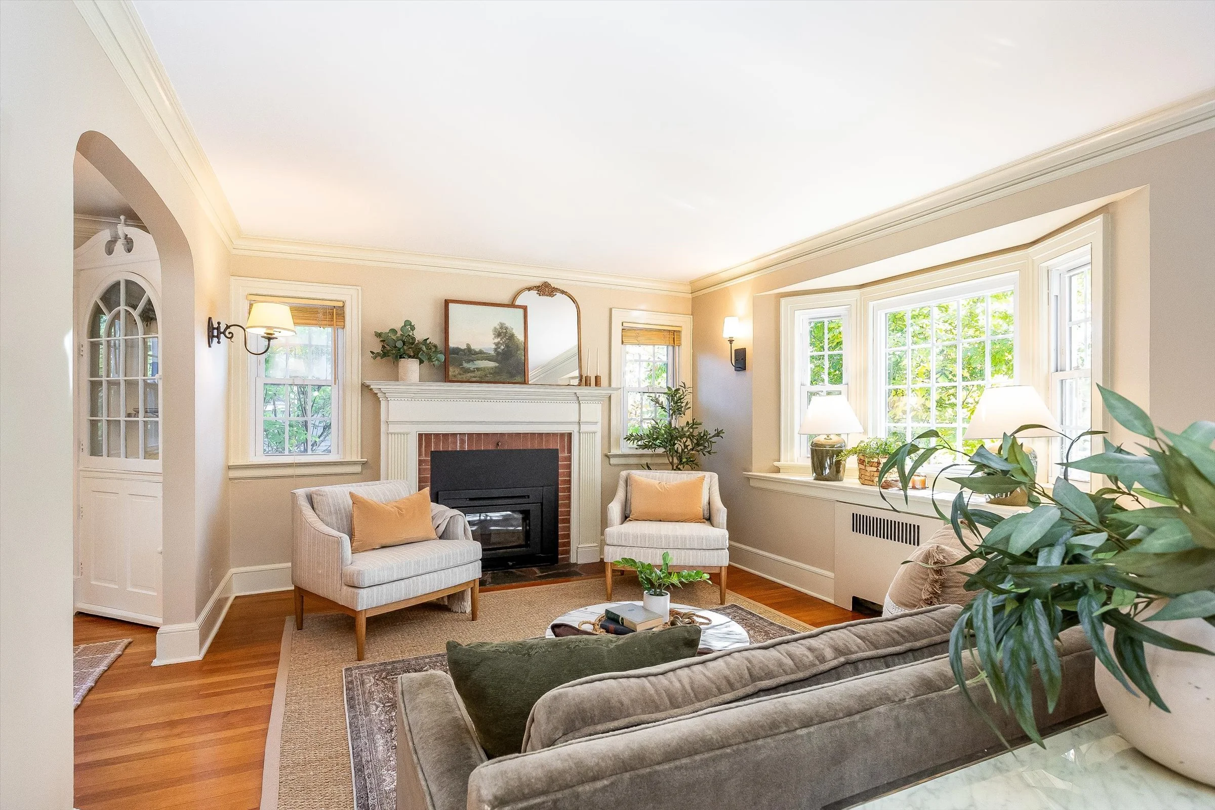 12-Living Room.jpg