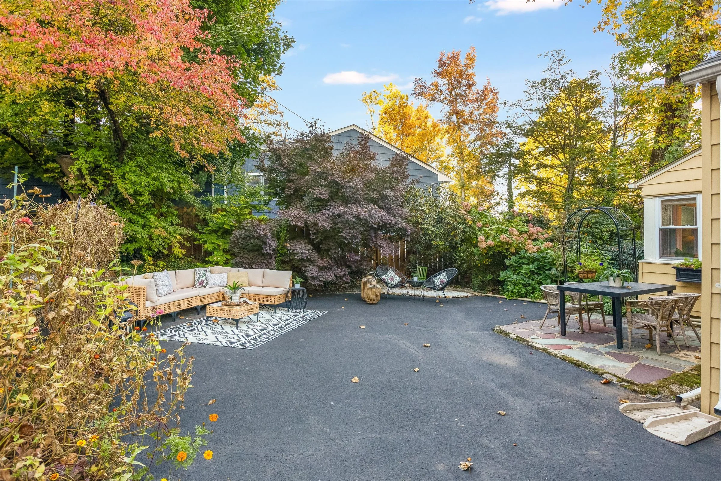 59-Backyard.jpg