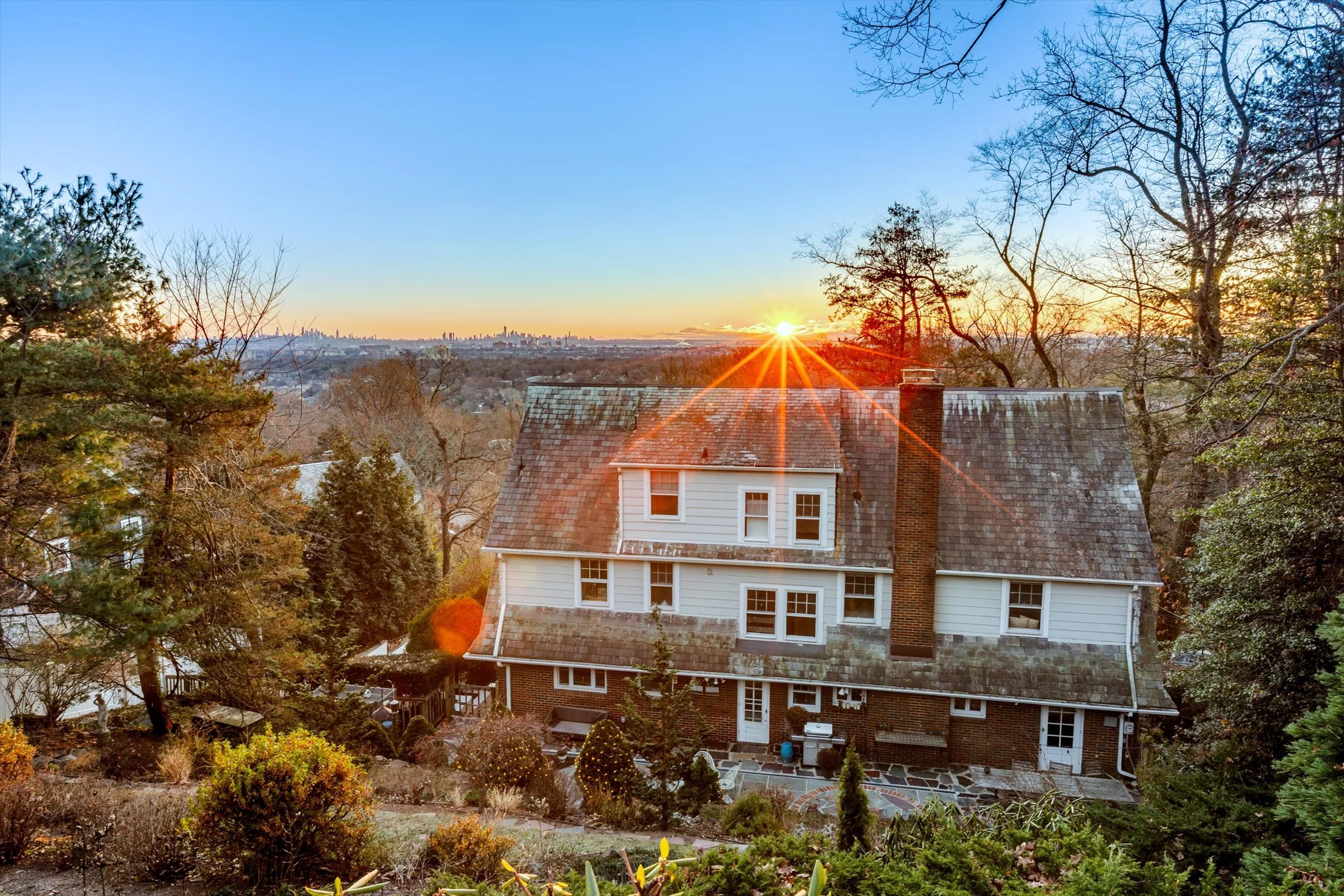 237 Underhill Rd South Orange NJ South Orange NJ homes for sale homes with NYC skyline views NJ South Orange NJ real estate homes near NYC train South Orange