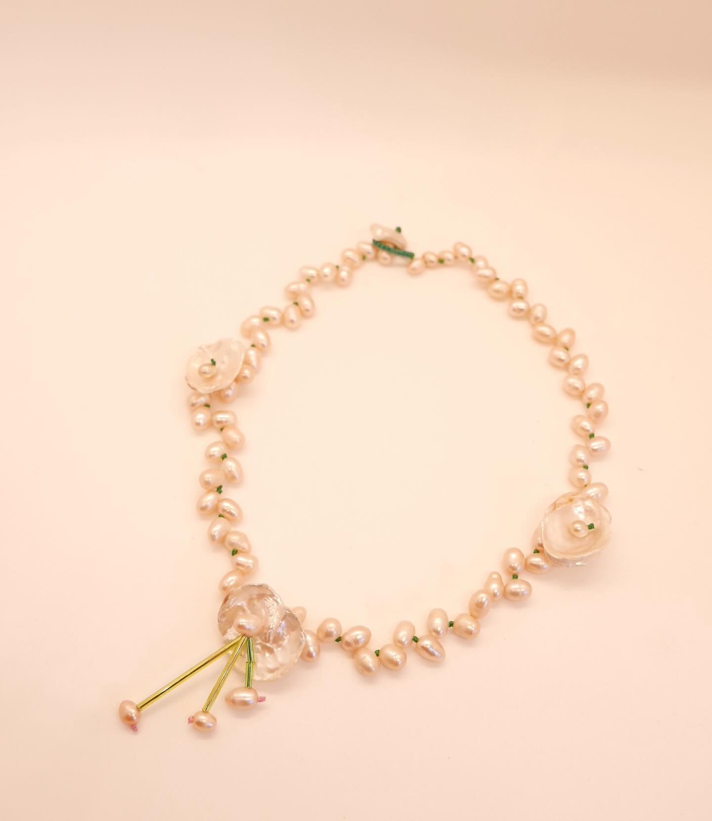 Bloom Necklace made entire with exquisite formats of Pearls. Dm for more info/ Dm para mais informa&ccedil;&otilde;es