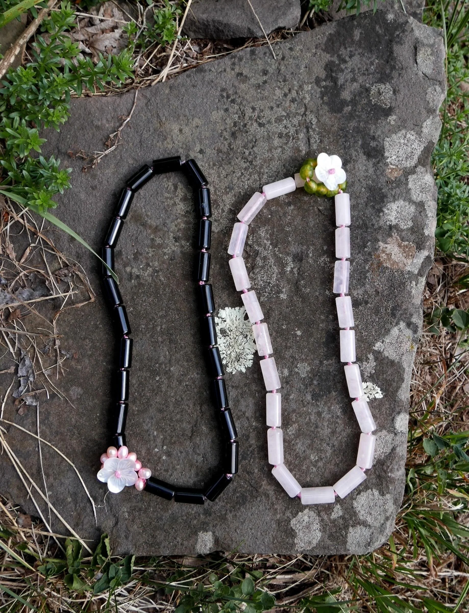 Secret Garden Collection - Handcrafted with luminous stones and flowers carved from mother of pearl.
Onyx or Quartz, freshwater Pearls and Mother of Pearl.