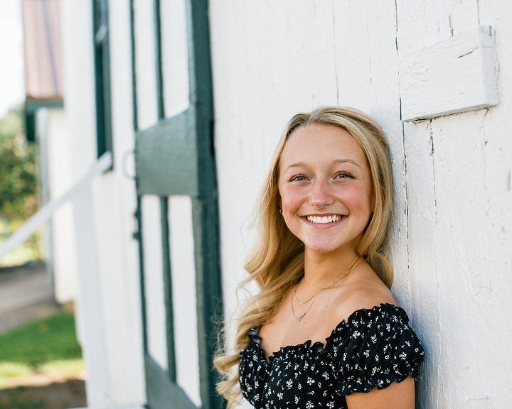 Gorgeous, talented, kind, and such a smarty pants that she's graduating a whole year early! I had the best time photographing Ashley's senior portraits.
.
.
.
. 
#rochesterseniors #rochesterseniorportraits #rochesterny #rochesterheadshot #rochestergr