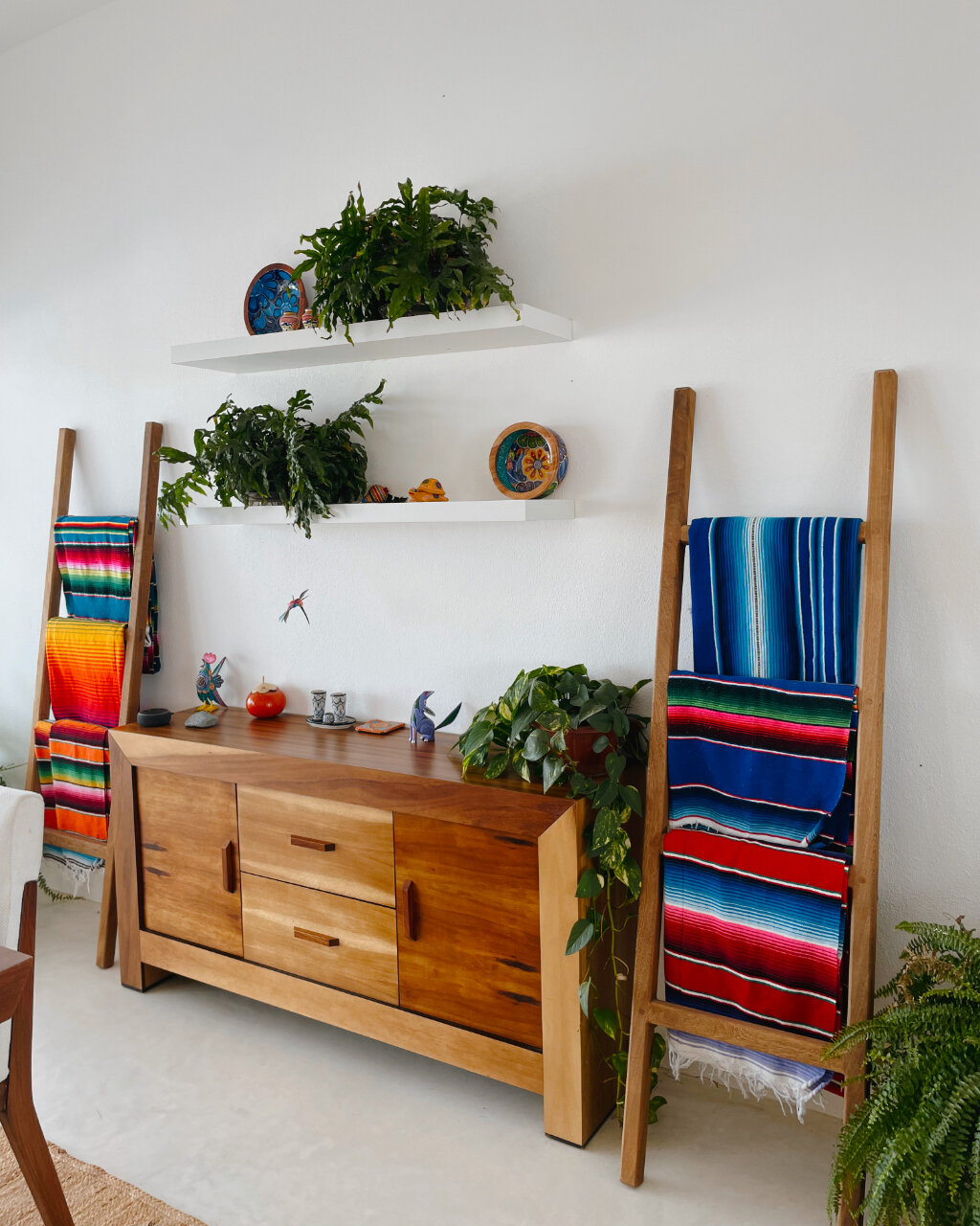 𝐃𝐞𝐭𝐚𝐢𝐥𝐬 𝐭𝐡𝐚𝐭 𝐦𝐚𝐤𝐞 𝐚 𝐝𝐢𝐟𝐟𝐞𝐫𝐞𝐧𝐜𝐞...

If you are looking for the perfect Todos Santos rental to enjoy magnificent beaches, outdoor activities, and a thriving food and art culture, our villa is your answer. 
.
.
.
#villaaguamari