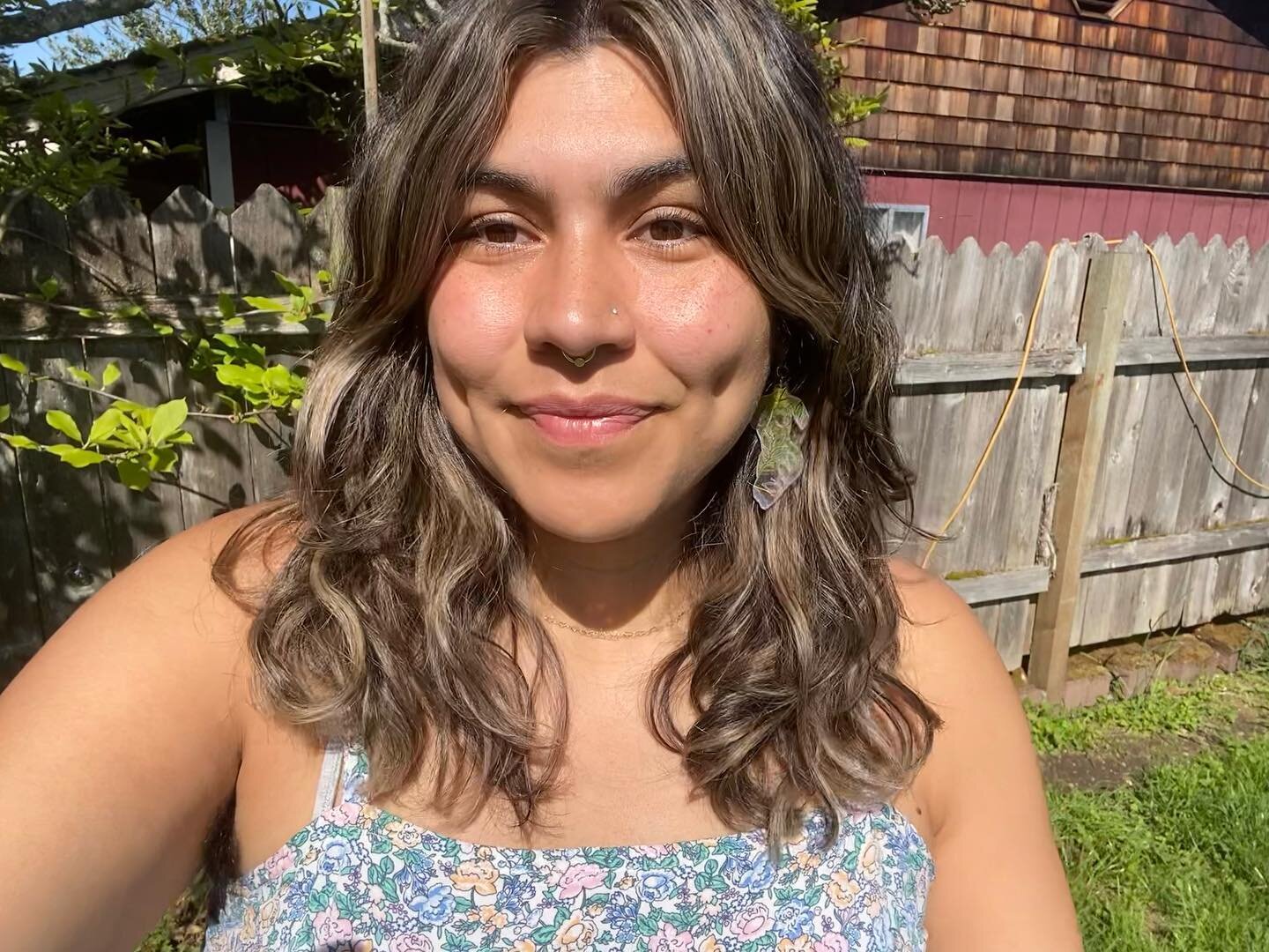 Client selfies bring me so much joy! Big chop on this beauty queen 👸💕✨ send me your sunny selfies this weekend and remember to stay hydrated!!! 😚😚😚

#tacomastylist #tacomasalon #tacomasmallbusiness #curtainbaings #longbob #curlyhair #curlycut