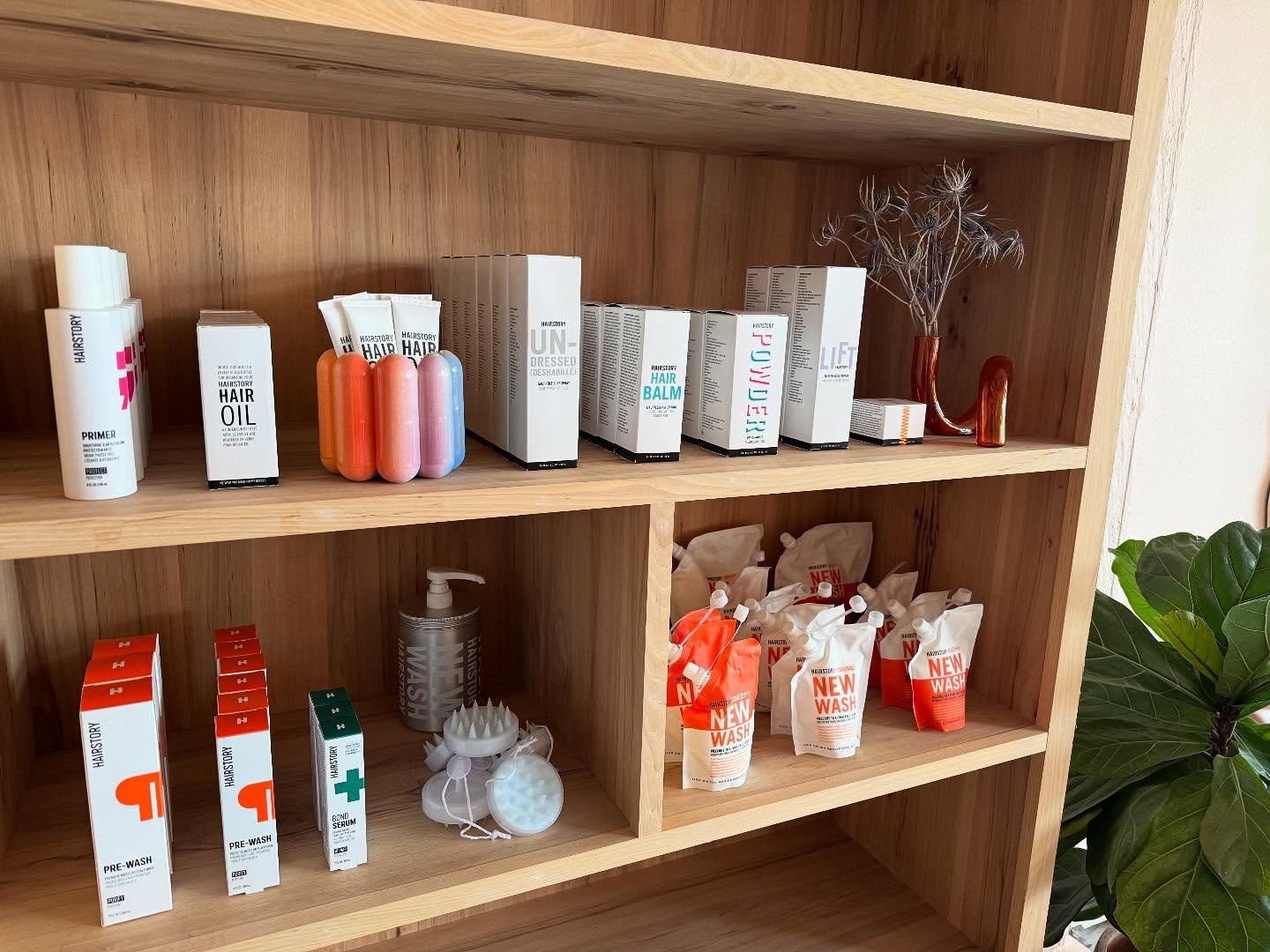 ✨YOUR HAIR IS BEAUTIFUL✨ we finally have @hairstorystudio on our shelves at Daydream Salon in downtown Tacoma! 🤩@daydreamsalontacoma 

#TacomaStylist #TacomaSmallBusiness #TacomaSalon #Tacomarazorcut #Razorcut #Bangs #CurtainBangs #Mullet #RazorMull